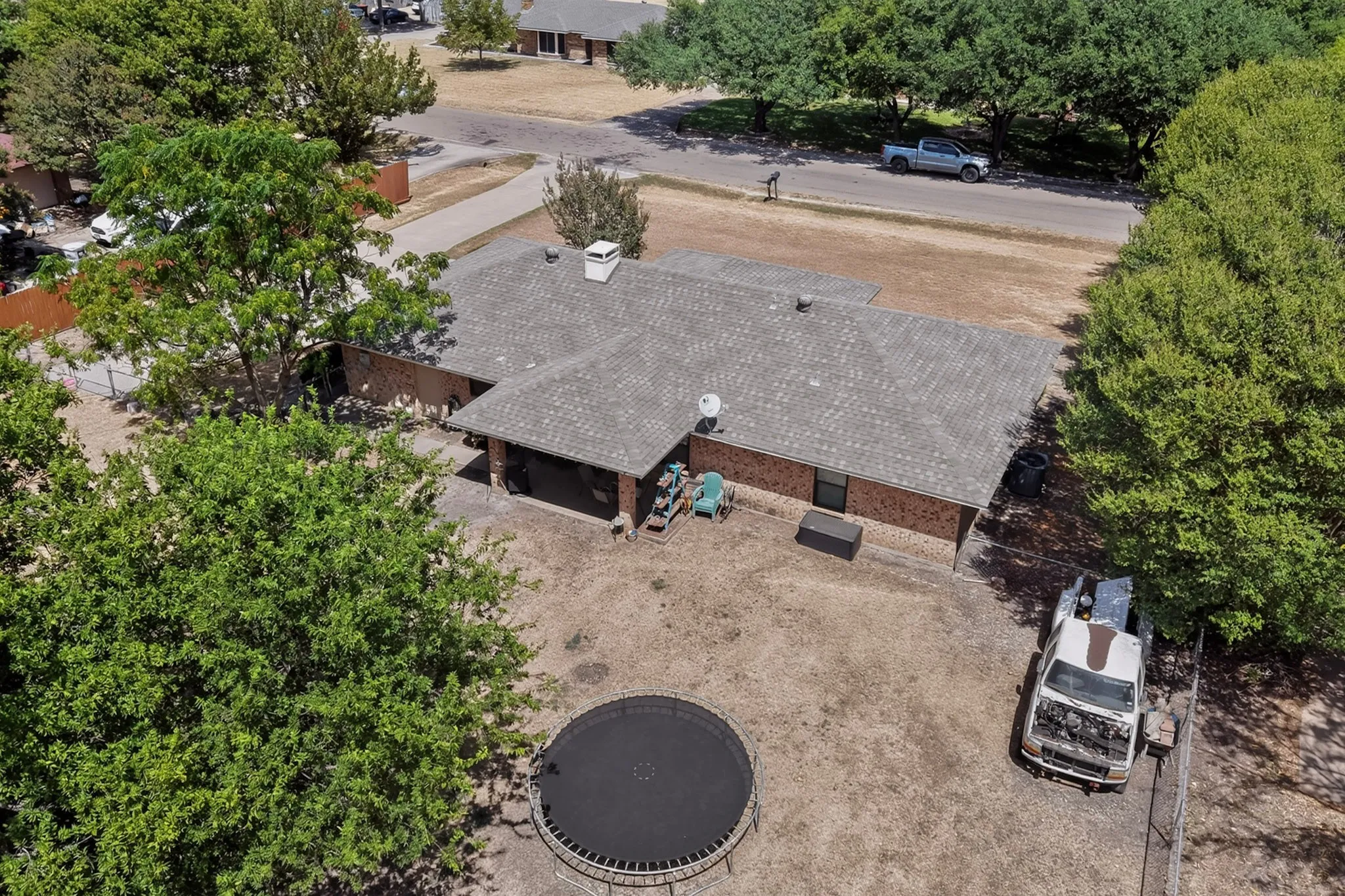 Single Family Residence For Sale in Ellis County , 105 Prairie Creek Road, Red Oak, Texas 75154, 3 Bedroom, 2 Bathroom, 2 Garage spaces, 1,420 Sqft, built in 1983, mls#21358588, Real Estate Agent in Red Oak, Homes For Sale in Ellis county, Homes For Sale in Red Oak, Realtor in Red Oak Texas, Real Estate Brokerage Independent Realty Texas, Luminita Cordes Realtor