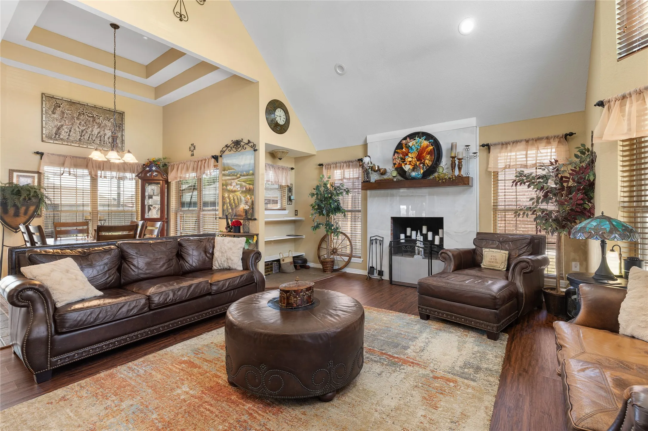 Single Family Residence For Sale in Wichita County , 817 Arapaho Drive, Burkburnett, Texas 76354, 3 Bedroom, 2 Bathroom, 2 Garage spaces, 1,938 Sqft, built in 1986, mls#21356827, Real Estate Agent in Burkburnett, Homes For Sale in Wichita county, Homes For Sale in Burkburnett, Realtor in Burkburnett Texas, Real Estate Brokerage Independent Realty Texas, Luminita Cordes Realtor