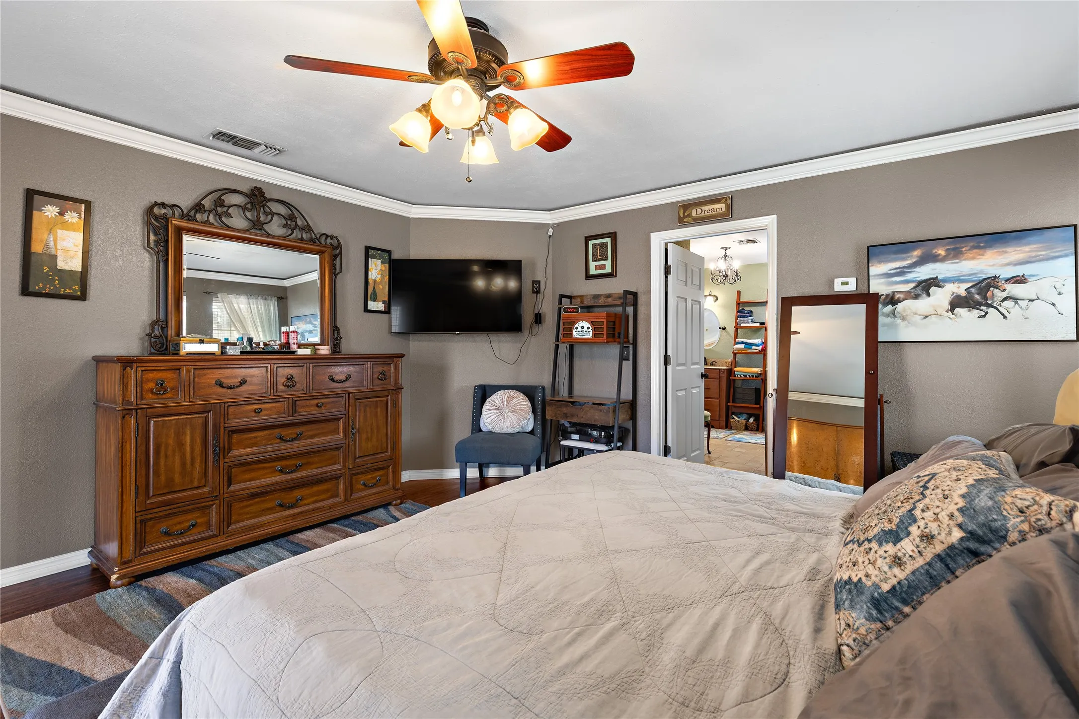 Single Family Residence For Sale in Wichita County , 817 Arapaho Drive, Burkburnett, Texas 76354, 3 Bedroom, 2 Bathroom, 2 Garage spaces, 1,938 Sqft, built in 1986, mls#21356827, Real Estate Agent in Burkburnett, Homes For Sale in Wichita county, Homes For Sale in Burkburnett, Realtor in Burkburnett Texas, Real Estate Brokerage Independent Realty Texas, Luminita Cordes Realtor