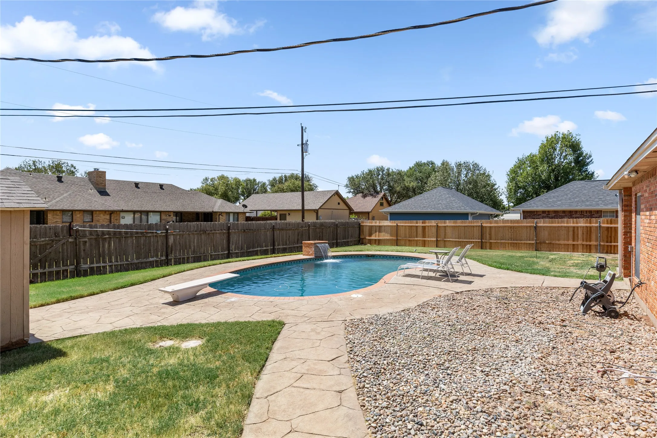 Single Family Residence For Sale in Wichita County , 817 Arapaho Drive, Burkburnett, Texas 76354, 3 Bedroom, 2 Bathroom, 2 Garage spaces, 1,938 Sqft, built in 1986, mls#21356827, Real Estate Agent in Burkburnett, Homes For Sale in Wichita county, Homes For Sale in Burkburnett, Realtor in Burkburnett Texas, Real Estate Brokerage Independent Realty Texas, Luminita Cordes Realtor