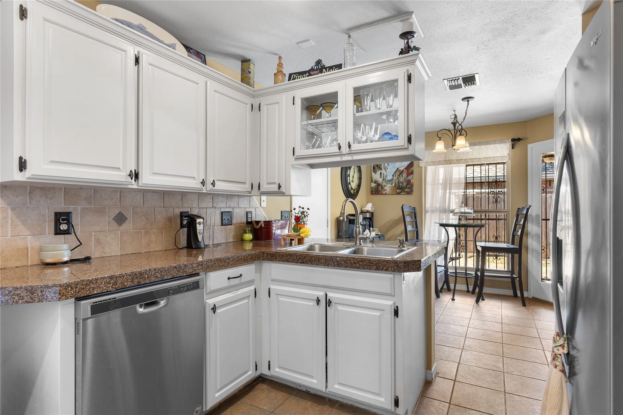 Single Family Residence For Sale in Wichita County , 817 Arapaho Drive, Burkburnett, Texas 76354, 3 Bedroom, 2 Bathroom, 2 Garage spaces, 1,938 Sqft, built in 1986, mls#21356827, Real Estate Agent in Burkburnett, Homes For Sale in Wichita county, Homes For Sale in Burkburnett, Realtor in Burkburnett Texas, Real Estate Brokerage Independent Realty Texas, Luminita Cordes Realtor