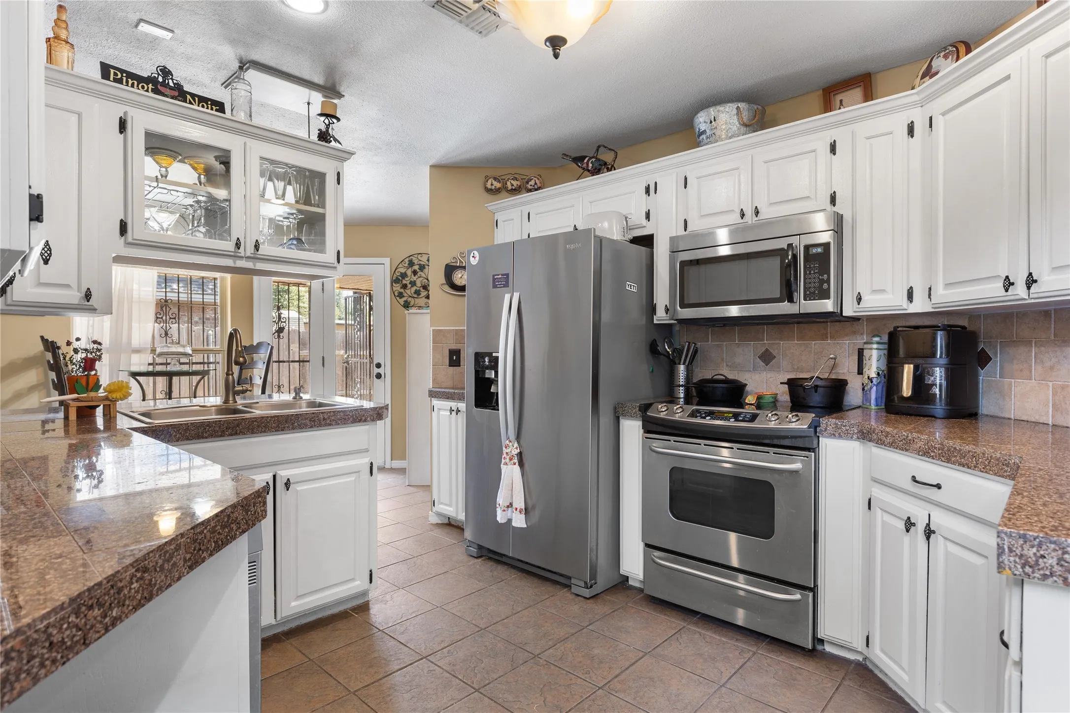 Single Family Residence For Sale in Wichita County , 817 Arapaho Drive, Burkburnett, Texas 76354, 3 Bedroom, 2 Bathroom, 2 Garage spaces, 1,938 Sqft, built in 1986, mls#21356827, Real Estate Agent in Burkburnett, Homes For Sale in Wichita county, Homes For Sale in Burkburnett, Realtor in Burkburnett Texas, Real Estate Brokerage Independent Realty Texas, Luminita Cordes Realtor
