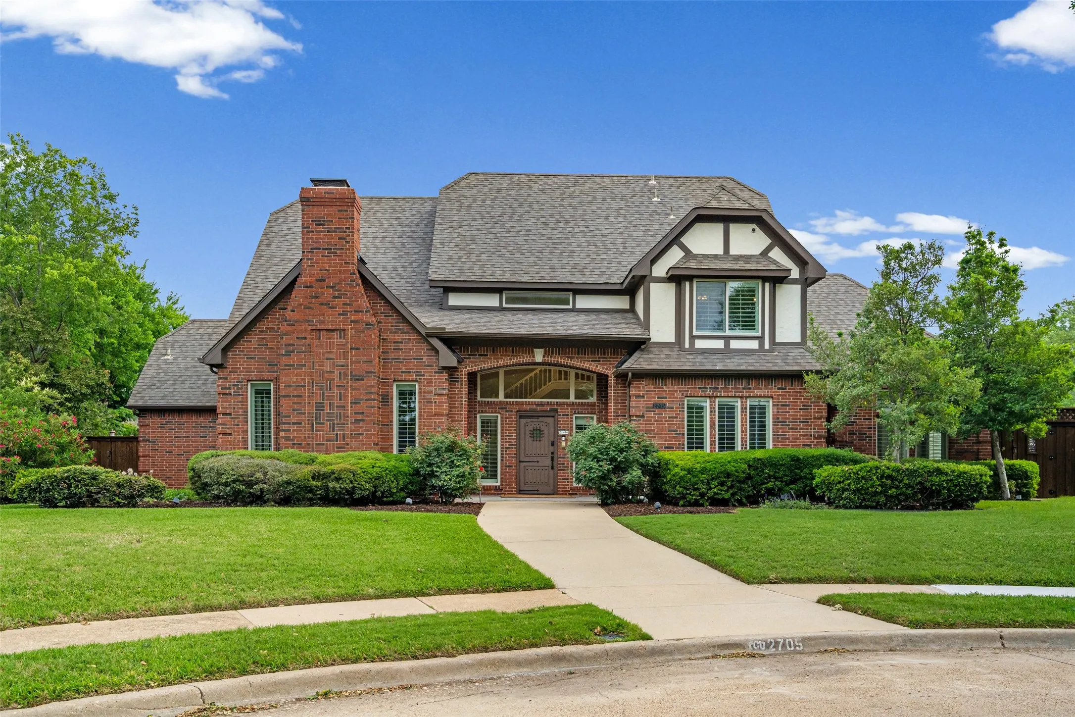 Single Family Residence For Sale in Collin County , 2705 Ithaca Court, Plano, Texas 75025, 4 Bedroom, 4 Bathroom, 2 Garage spaces, 3,184 Sqft, built in 1985, mls#21358377, Real Estate Agent in Plano, Homes For Sale in Collin county, Homes For Sale in Plano, Realtor in Plano Texas, Real Estate Brokerage Independent Realty Texas, Luminita Cordes Realtor