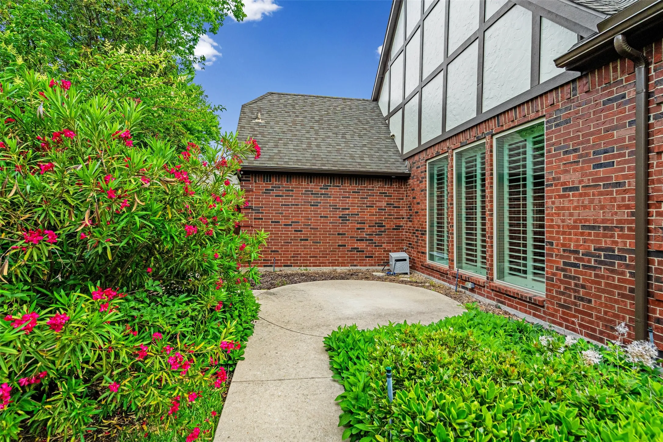Single Family Residence For Sale in Collin County , 2705 Ithaca Court, Plano, Texas 75025, 4 Bedroom, 4 Bathroom, 2 Garage spaces, 3,184 Sqft, built in 1985, mls#21358377, Real Estate Agent in Plano, Homes For Sale in Collin county, Homes For Sale in Plano, Realtor in Plano Texas, Real Estate Brokerage Independent Realty Texas, Luminita Cordes Realtor