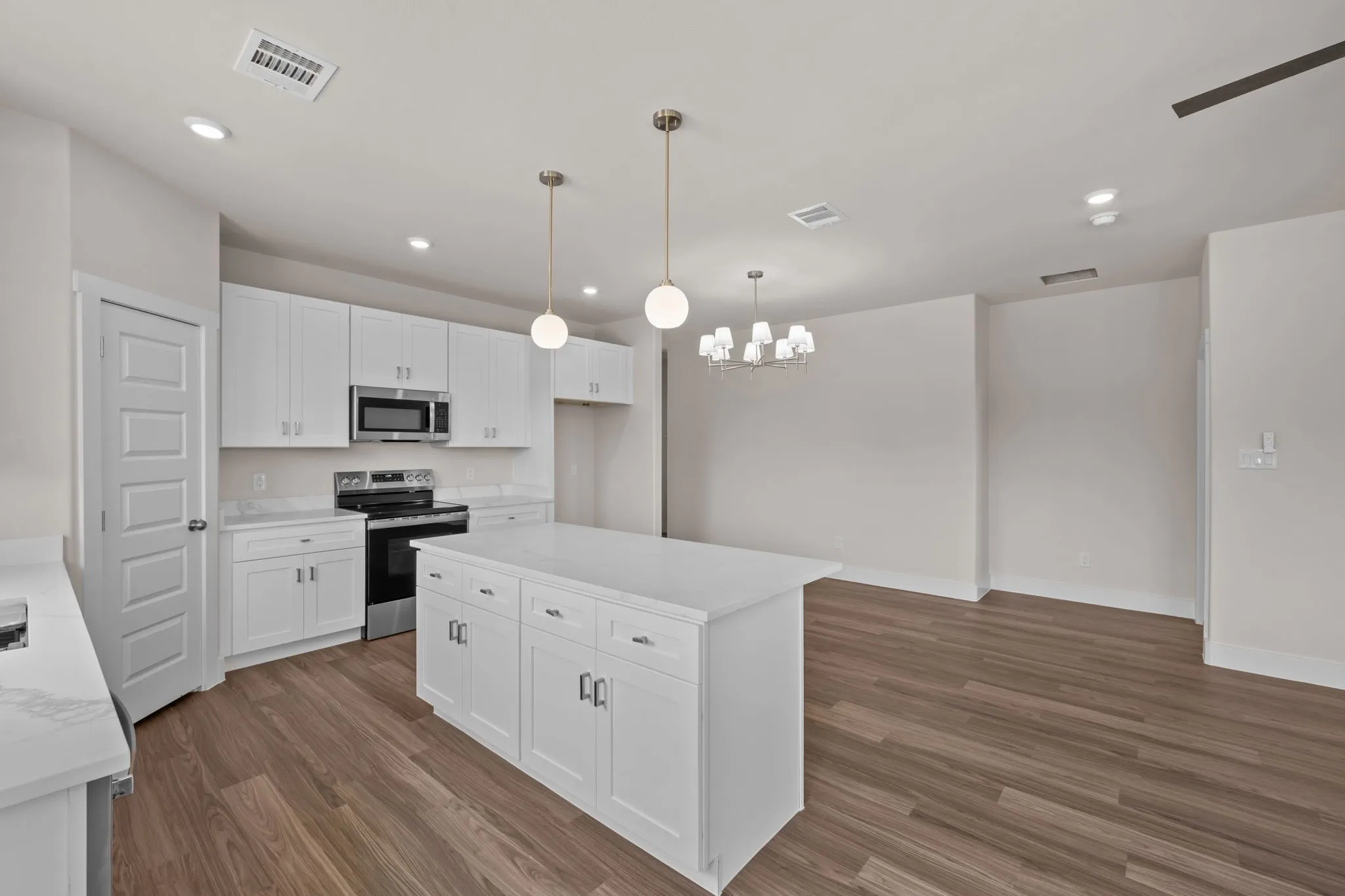 Single Family Residence For Sale in Hood County , 2623 Creekview Drive, Granbury, Texas 76048, 3 Bedroom, 2 Bathroom, 1 Garage spaces, 1,313 Sqft, built in 2026, mls#21355993, Real Estate Agent in Granbury, Homes For Sale in Hood county, Homes For Sale in Granbury, Realtor in Granbury Texas, Real Estate Brokerage Independent Realty Texas, Luminita Cordes Realtor
