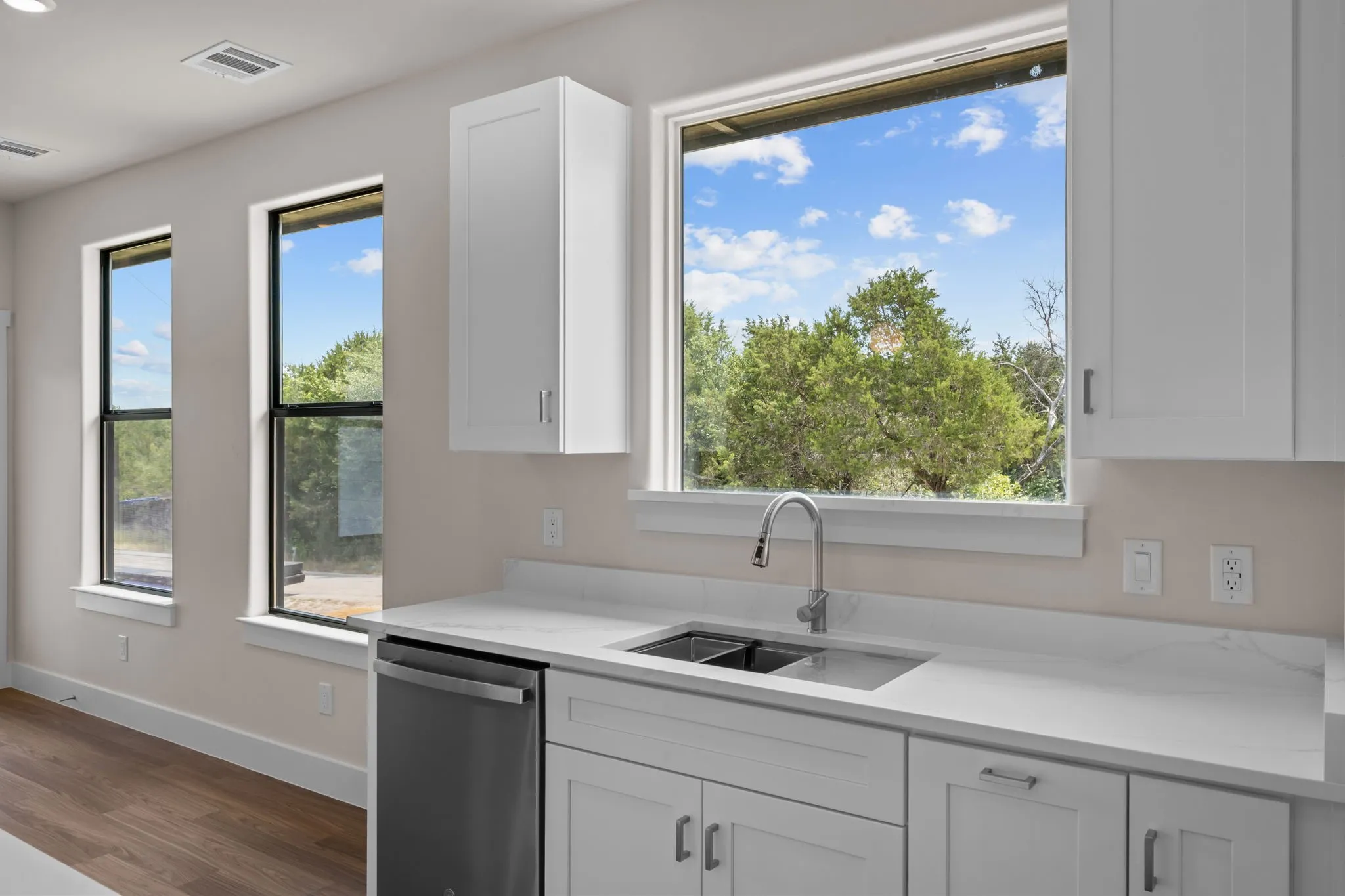 Single Family Residence For Sale in Hood County , 2623 Creekview Drive, Granbury, Texas 76048, 3 Bedroom, 2 Bathroom, 1 Garage spaces, 1,313 Sqft, built in 2026, mls#21355993, Real Estate Agent in Granbury, Homes For Sale in Hood county, Homes For Sale in Granbury, Realtor in Granbury Texas, Real Estate Brokerage Independent Realty Texas, Luminita Cordes Realtor