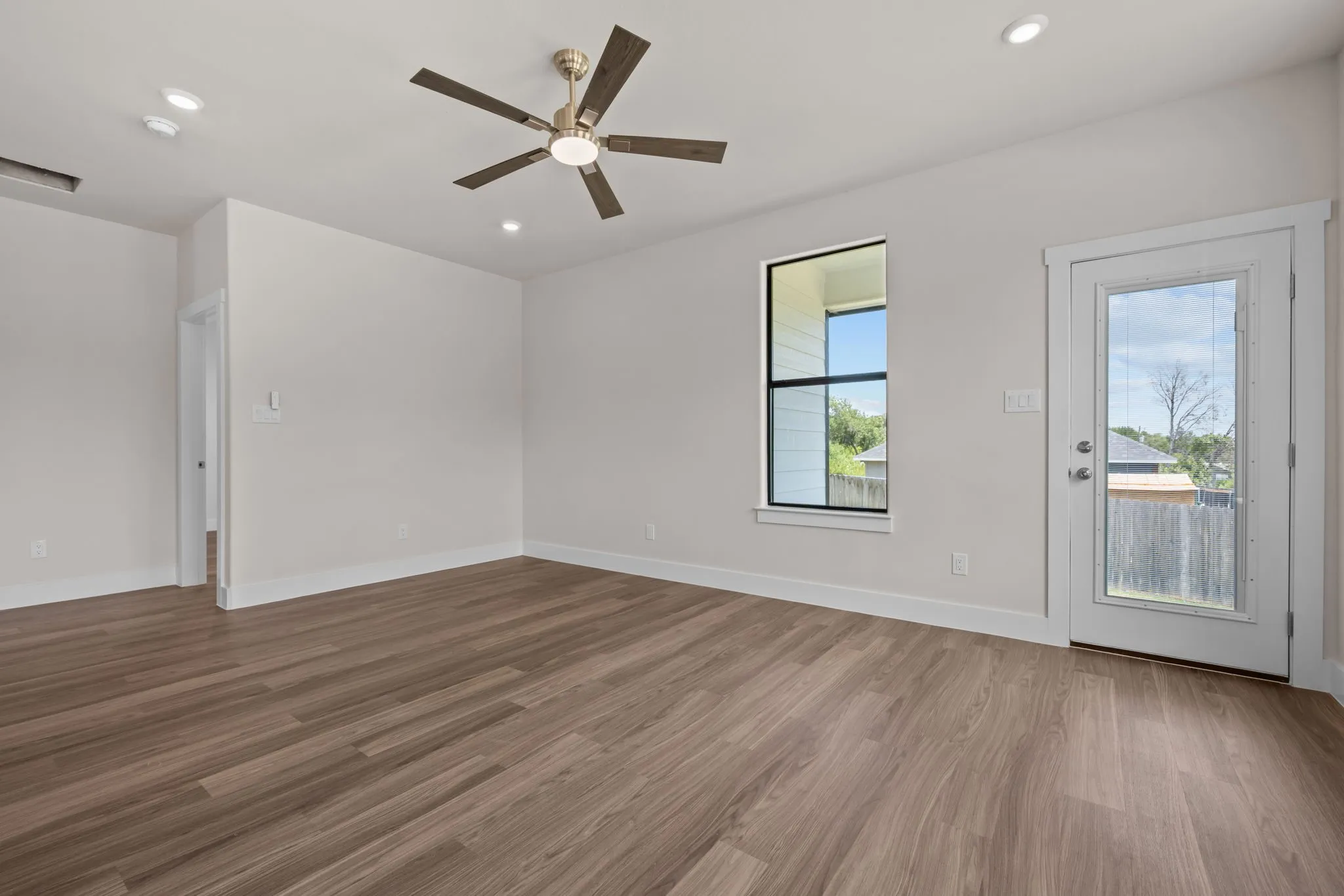 Single Family Residence For Sale in Hood County , 2623 Creekview Drive, Granbury, Texas 76048, 3 Bedroom, 2 Bathroom, 1 Garage spaces, 1,313 Sqft, built in 2026, mls#21355993, Real Estate Agent in Granbury, Homes For Sale in Hood county, Homes For Sale in Granbury, Realtor in Granbury Texas, Real Estate Brokerage Independent Realty Texas, Luminita Cordes Realtor