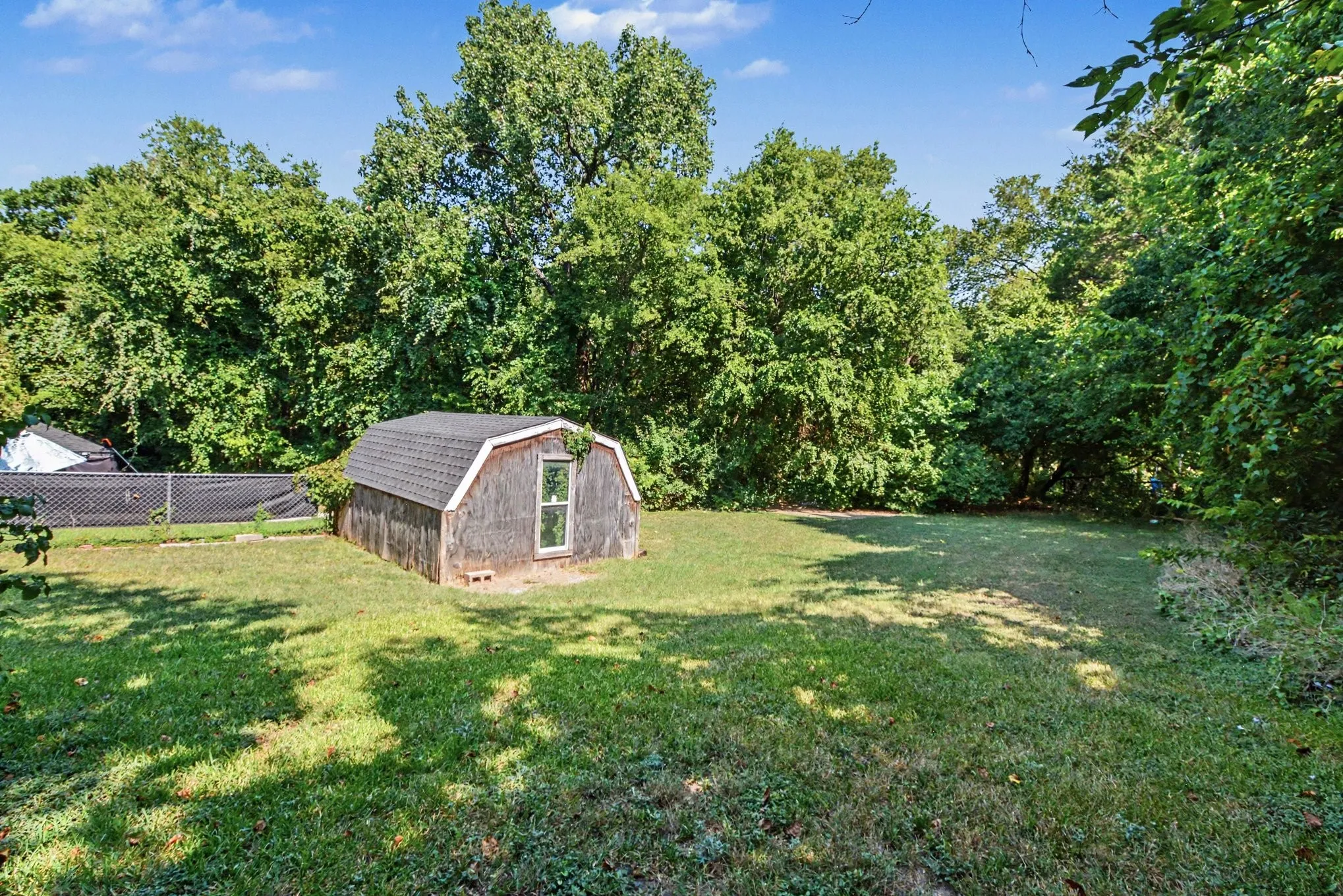 Single Family Residence For Sale in Dallas County , 175 E Pleasant Run Road, Cedar Hill, Texas 75104, 3 Bedroom, 2 Bathroom, Garage spaces, 2,554 Sqft, built in 1980, mls#21346878, Real Estate Agent in Cedar Hill, Homes For Sale in Dallas county, Homes For Sale in Cedar Hill, Realtor in Cedar Hill Texas, Real Estate Brokerage Independent Realty Texas, Luminita Cordes Realtor
