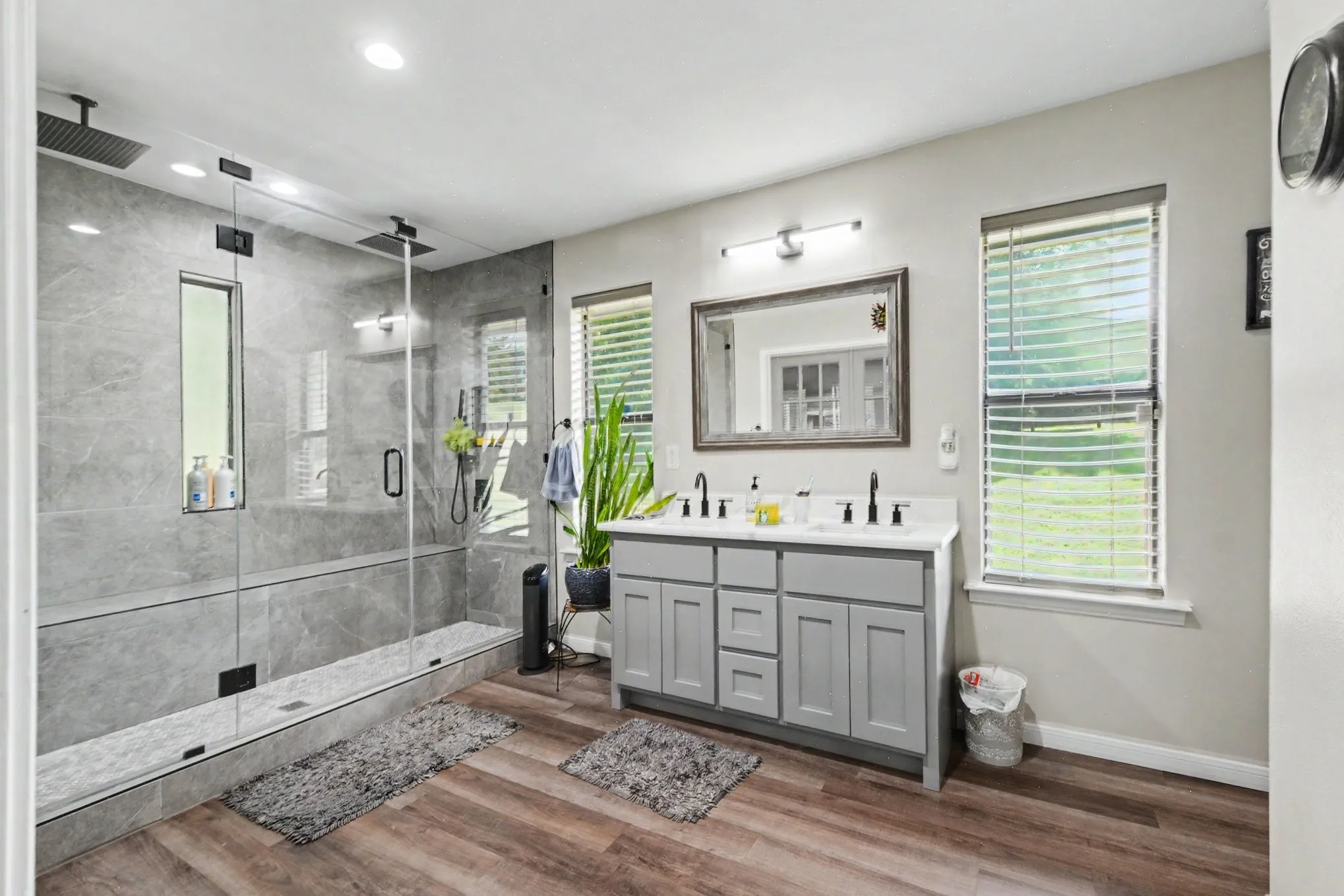 Single Family Residence For Sale in Dallas County , 175 E Pleasant Run Road, Cedar Hill, Texas 75104, 3 Bedroom, 2 Bathroom, Garage spaces, 2,554 Sqft, built in 1980, mls#21346878, Real Estate Agent in Cedar Hill, Homes For Sale in Dallas county, Homes For Sale in Cedar Hill, Realtor in Cedar Hill Texas, Real Estate Brokerage Independent Realty Texas, Luminita Cordes Realtor