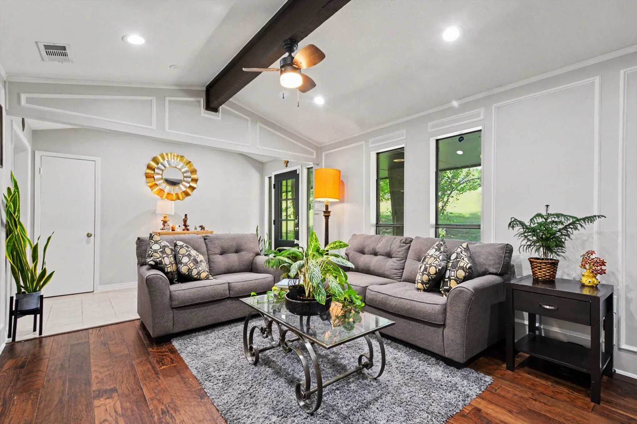 Single Family Residence For Sale in Dallas County , 175 E Pleasant Run Road, Cedar Hill, Texas 75104, 3 Bedroom, 2 Bathroom, Garage spaces, 2,554 Sqft, built in 1980, mls#21346878, Real Estate Agent in Cedar Hill, Homes For Sale in Dallas county, Homes For Sale in Cedar Hill, Realtor in Cedar Hill Texas, Real Estate Brokerage Independent Realty Texas, Luminita Cordes Realtor