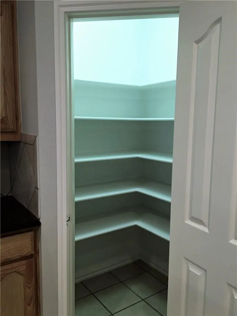 Single Family Residence For Rent in Tarrant County , 8004 Ranchvale Lane, Arlington, Texas 76002, 4 Bedroom, 2 Bathroom, 2 Garage spaces, 2,045 Sqft, built in 2004, mls#21353078, Real Estate Agent in Arlington, Homes For Rent in Tarrant county, Homes For Rent in Arlington, Realtor in Arlington Texas, Real Estate Brokerage Independent Realty Texas, Luminita Cordes Realtor