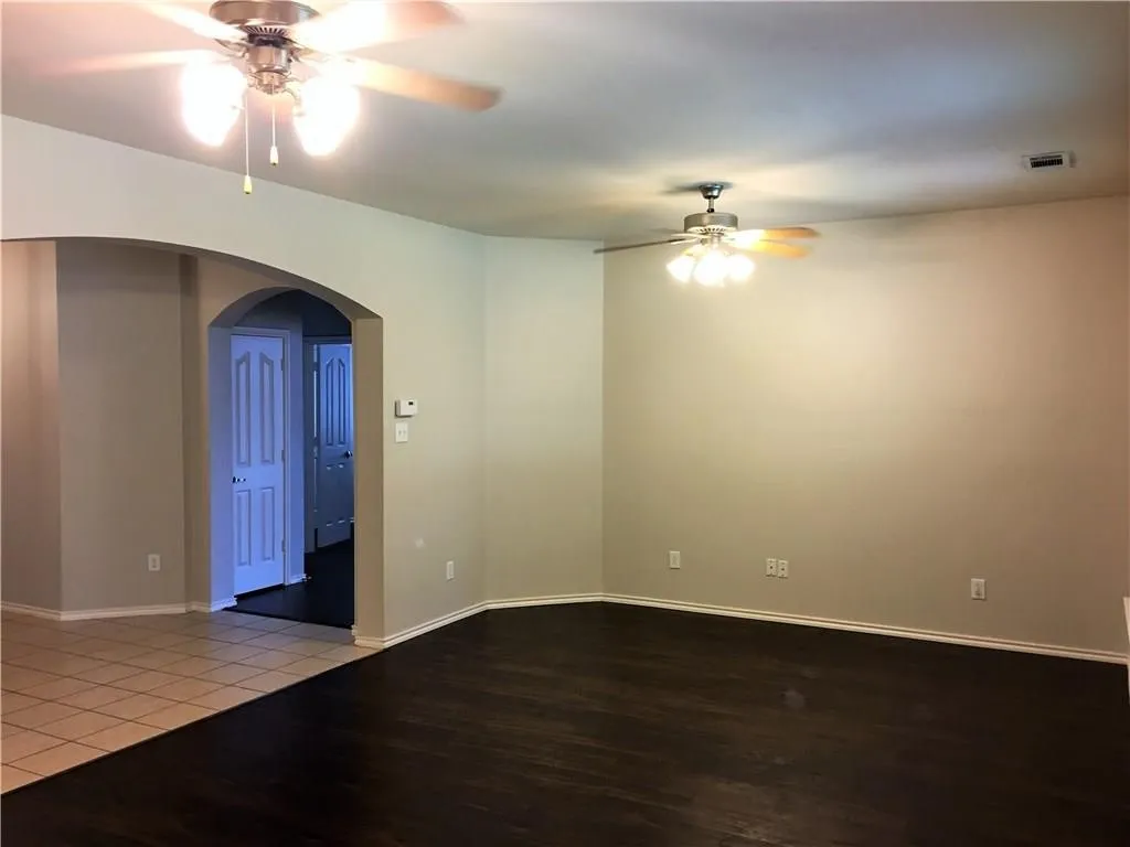 Single Family Residence For Rent in Tarrant County , 8004 Ranchvale Lane, Arlington, Texas 76002, 4 Bedroom, 2 Bathroom, 2 Garage spaces, 2,045 Sqft, built in 2004, mls#21353078, Real Estate Agent in Arlington, Homes For Rent in Tarrant county, Homes For Rent in Arlington, Realtor in Arlington Texas, Real Estate Brokerage Independent Realty Texas, Luminita Cordes Realtor