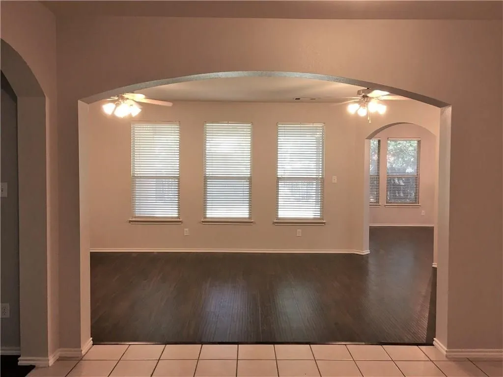 Single Family Residence For Rent in Tarrant County , 8004 Ranchvale Lane, Arlington, Texas 76002, 4 Bedroom, 2 Bathroom, 2 Garage spaces, 2,045 Sqft, built in 2004, mls#21353078, Real Estate Agent in Arlington, Homes For Rent in Tarrant county, Homes For Rent in Arlington, Realtor in Arlington Texas, Real Estate Brokerage Independent Realty Texas, Luminita Cordes Realtor
