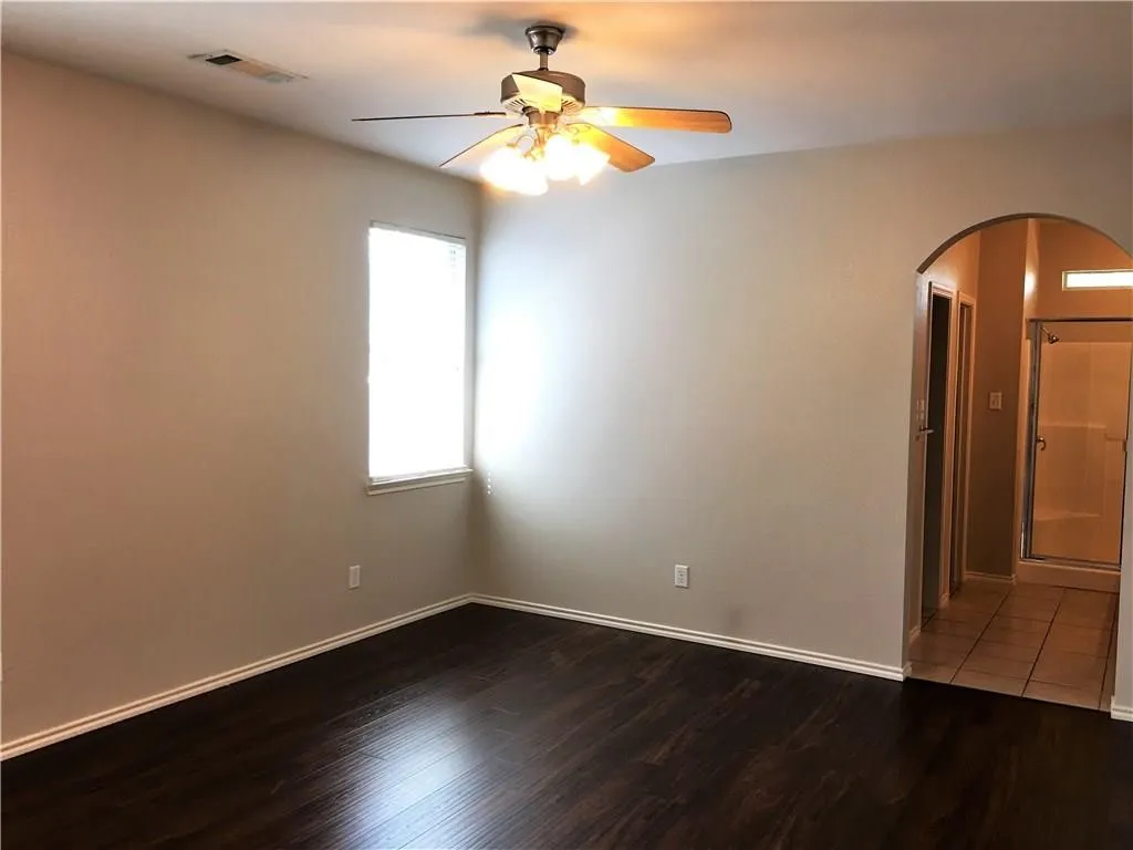 Single Family Residence For Rent in Tarrant County , 8004 Ranchvale Lane, Arlington, Texas 76002, 4 Bedroom, 2 Bathroom, 2 Garage spaces, 2,045 Sqft, built in 2004, mls#21353078, Real Estate Agent in Arlington, Homes For Rent in Tarrant county, Homes For Rent in Arlington, Realtor in Arlington Texas, Real Estate Brokerage Independent Realty Texas, Luminita Cordes Realtor