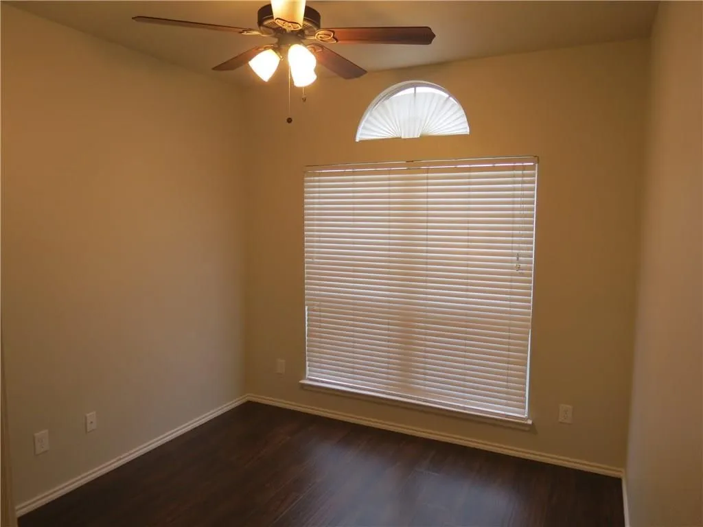 Single Family Residence For Rent in Tarrant County , 8004 Ranchvale Lane, Arlington, Texas 76002, 4 Bedroom, 2 Bathroom, 2 Garage spaces, 2,045 Sqft, built in 2004, mls#21353078, Real Estate Agent in Arlington, Homes For Rent in Tarrant county, Homes For Rent in Arlington, Realtor in Arlington Texas, Real Estate Brokerage Independent Realty Texas, Luminita Cordes Realtor