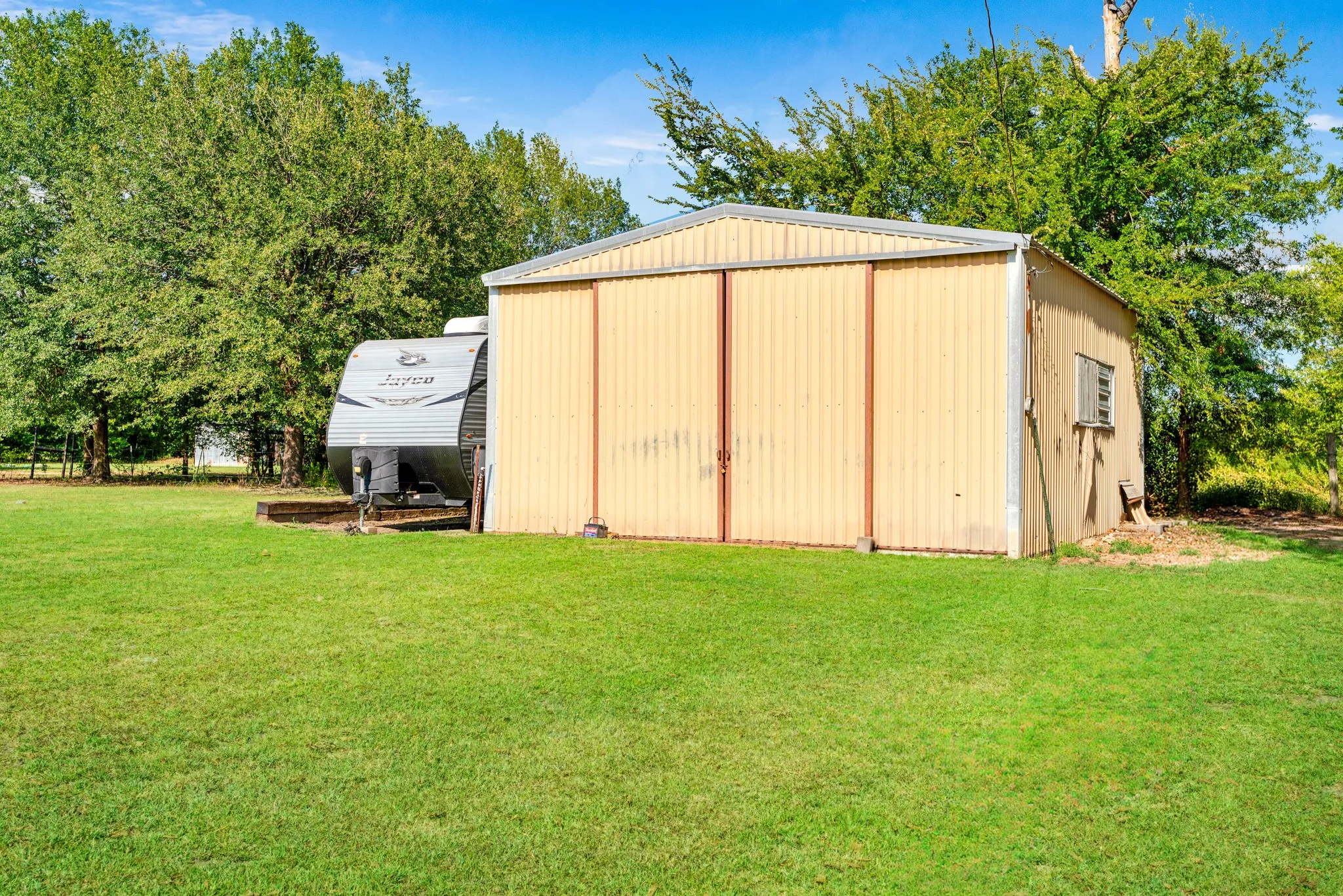 Single Family Residence For Sale in Lamar County , 4237 FARM ROAD 196, Pattonville, Texas 75468, 4 Bedroom, 2 Bathroom, Garage spaces, 1,871 Sqft, built in 1990, Price $339,900, mls#21352279, Real Estate Agent in Pattonville, Homes For Sale in Lamar county, Homes For Sale in Pattonville, Realtor in Pattonville Texas, Real Estate Brokerage Independent Realty Texas, Luminita Cordes Realtor