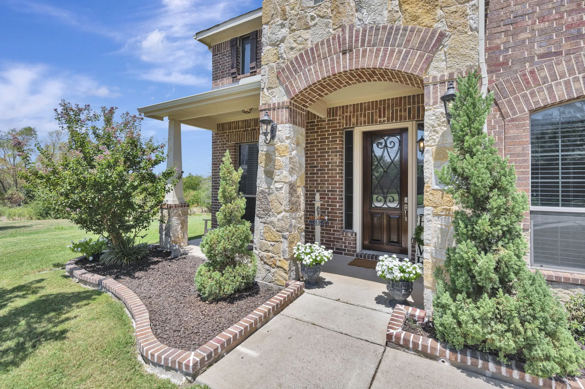 Gorgeous front door.