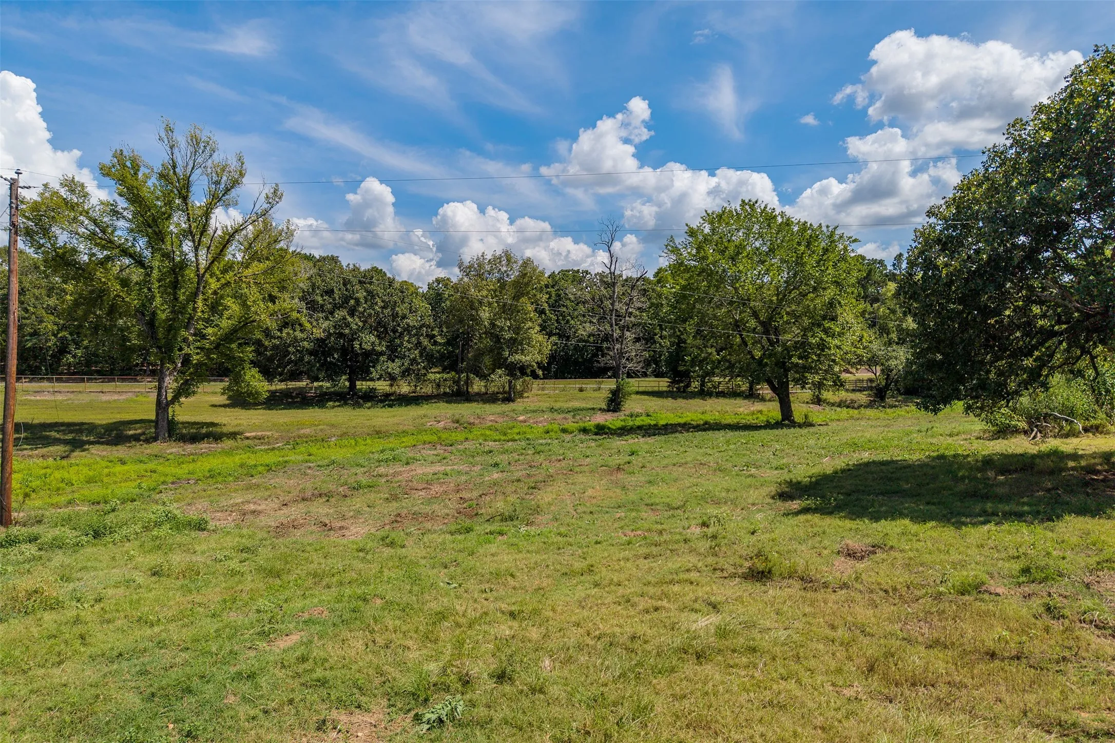Single Family Residence For Sale in Henderson County , 5250 Fm 2494, Athens, Texas 75751, 5 Bedroom, 3 Bathroom, Garage spaces, 2,335 Sqft, built in 1964, Price $250,000, mls#21358099, Real Estate Agent in Athens, Homes For Sale in Henderson county, Homes For Sale in Athens, Realtor in Athens Texas, Real Estate Brokerage Independent Realty Texas, Luminita Cordes Realtor