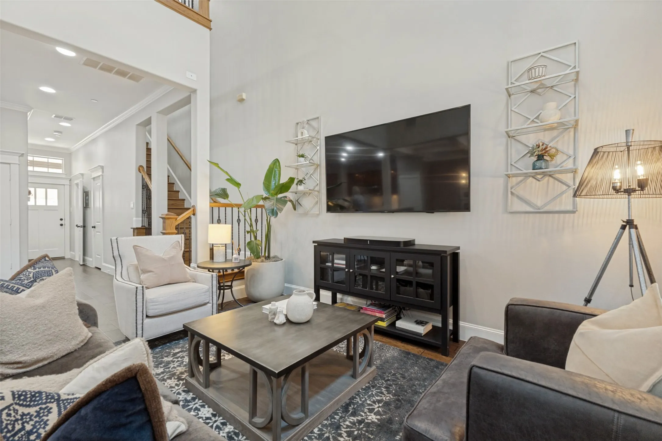Condominium For Sale in Dallas County , 1600 Abrams Road 27, Dallas, Texas 75214, 2 Bedroom, 3 Bathroom, 2 Garage spaces, 1,985 Sqft, built in 2005, mls#21356475, Real Estate Agent in Dallas, Homes For Sale in Dallas county, Homes For Sale in Dallas, Realtor in Dallas Texas, Real Estate Brokerage Independent Realty Texas, Luminita Cordes Realtor