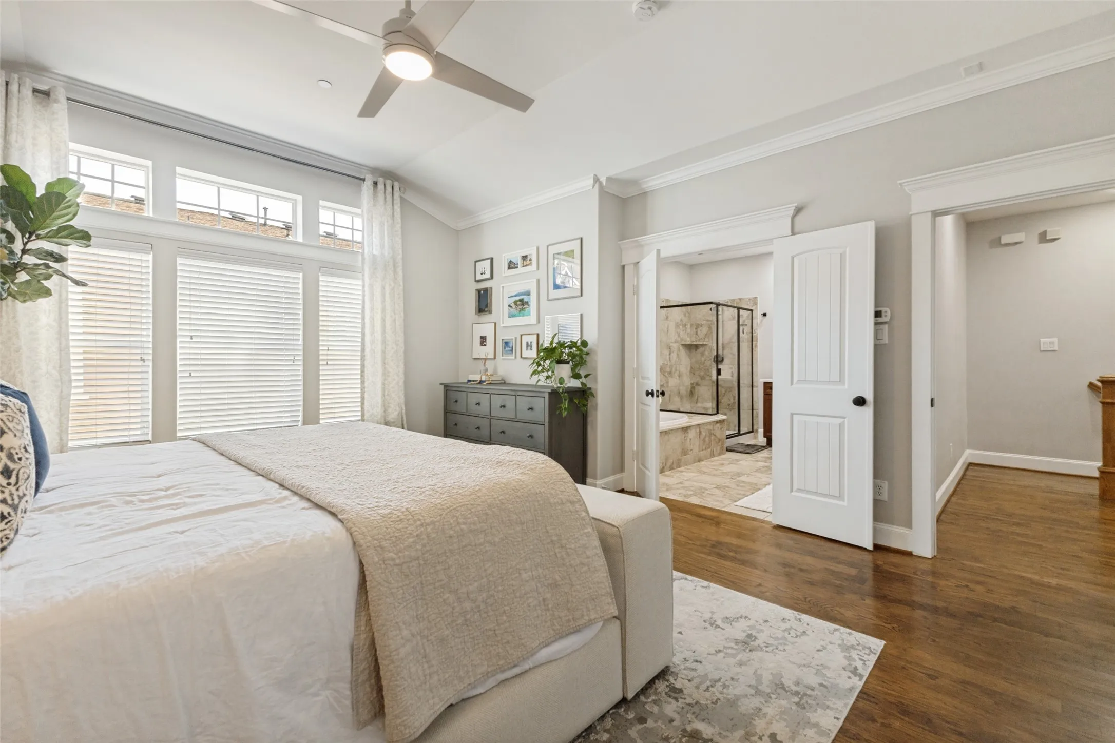 Condominium For Sale in Dallas County , 1600 Abrams Road 27, Dallas, Texas 75214, 2 Bedroom, 3 Bathroom, 2 Garage spaces, 1,985 Sqft, built in 2005, mls#21356475, Real Estate Agent in Dallas, Homes For Sale in Dallas county, Homes For Sale in Dallas, Realtor in Dallas Texas, Real Estate Brokerage Independent Realty Texas, Luminita Cordes Realtor