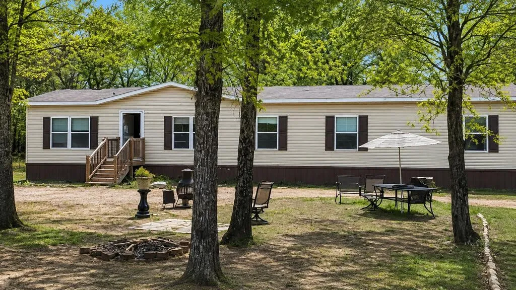 Manufactured Home For Sale in Henderson County , 152 Lake Shadows Circle, Gun Barrel City, Texas 75156, 4 Bedroom, 2 Bathroom, Garage spaces, 2,040 Sqft, built in 2018, mls#21358609, Real Estate Agent in Gun Barrel City, Homes For Sale in Henderson county, Homes For Sale in Gun Barrel City, Realtor in Gun Barrel City Texas, Real Estate Brokerage Independent Realty Texas, Luminita Cordes Realtor