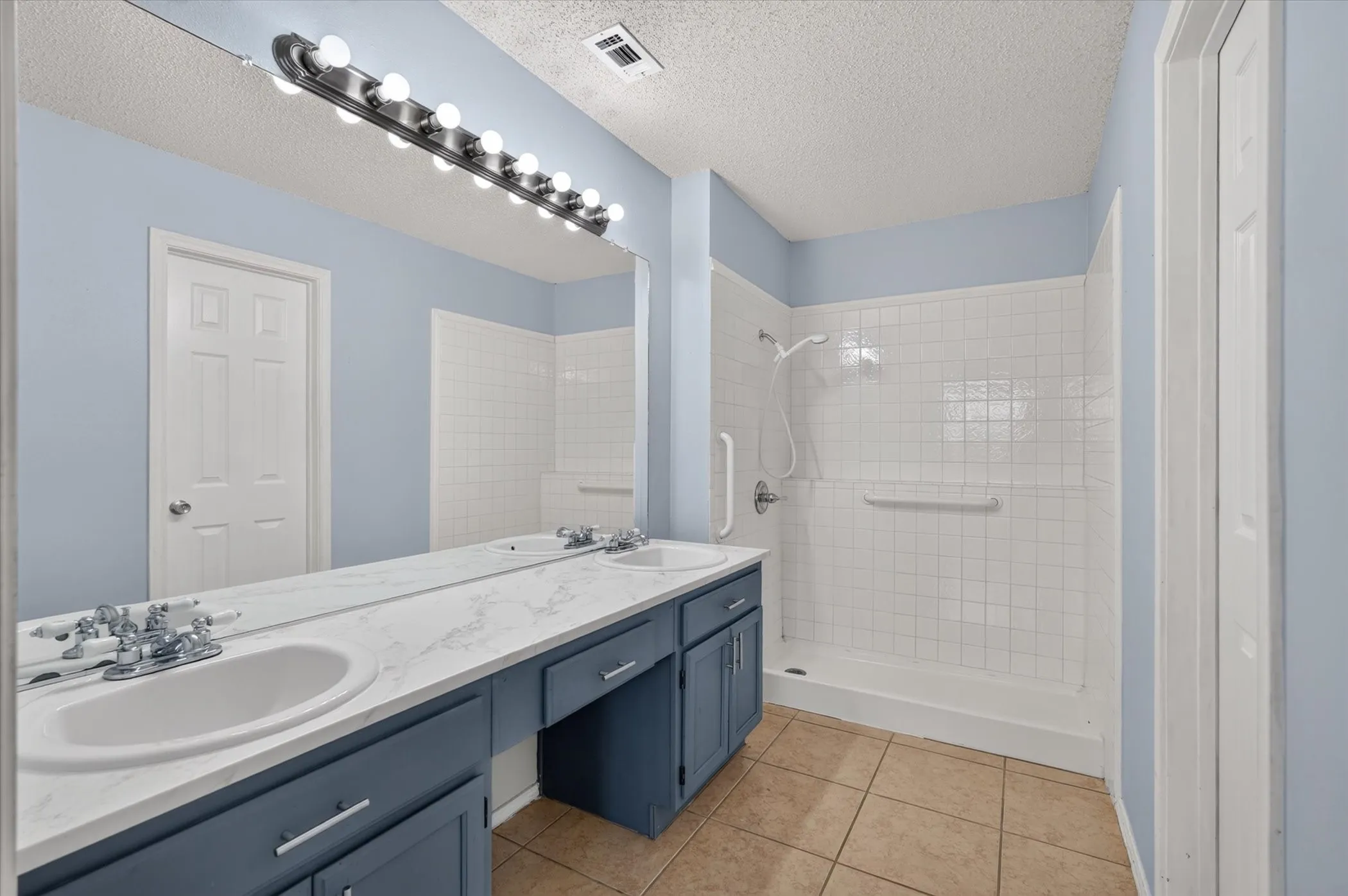 Single Family Residence For Sale in Dallas County , 1809 Smokey Mountain Trail, Mesquite, Texas 75149, 3 Bedroom, 2 Bathroom, 2 Garage spaces, 1,429 Sqft, built in 1985, mls#21358400, Real Estate Agent in Mesquite, Homes For Sale in Dallas county, Homes For Sale in Mesquite, Realtor in Mesquite Texas, Real Estate Brokerage Independent Realty Texas, Luminita Cordes Realtor