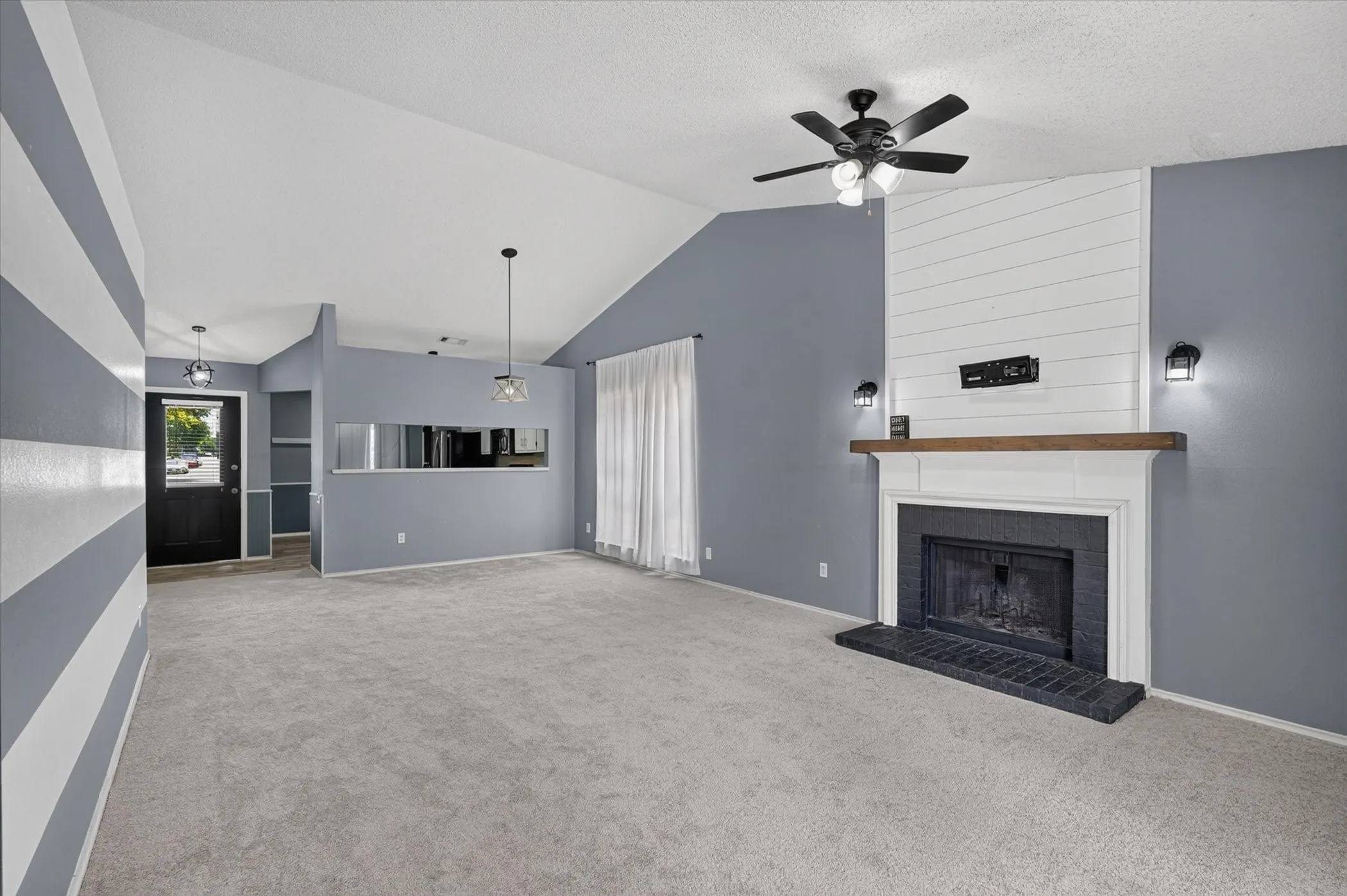 Single Family Residence For Sale in Dallas County , 1809 Smokey Mountain Trail, Mesquite, Texas 75149, 3 Bedroom, 2 Bathroom, 2 Garage spaces, 1,429 Sqft, built in 1985, mls#21358400, Real Estate Agent in Mesquite, Homes For Sale in Dallas county, Homes For Sale in Mesquite, Realtor in Mesquite Texas, Real Estate Brokerage Independent Realty Texas, Luminita Cordes Realtor