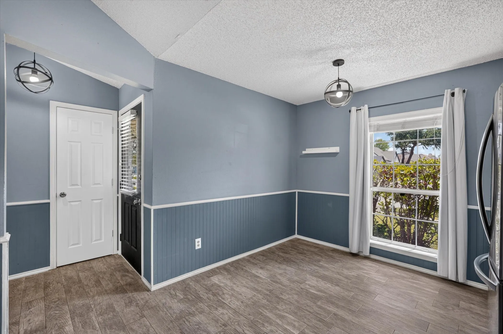 Single Family Residence For Sale in Dallas County , 1809 Smokey Mountain Trail, Mesquite, Texas 75149, 3 Bedroom, 2 Bathroom, 2 Garage spaces, 1,429 Sqft, built in 1985, mls#21358400, Real Estate Agent in Mesquite, Homes For Sale in Dallas county, Homes For Sale in Mesquite, Realtor in Mesquite Texas, Real Estate Brokerage Independent Realty Texas, Luminita Cordes Realtor