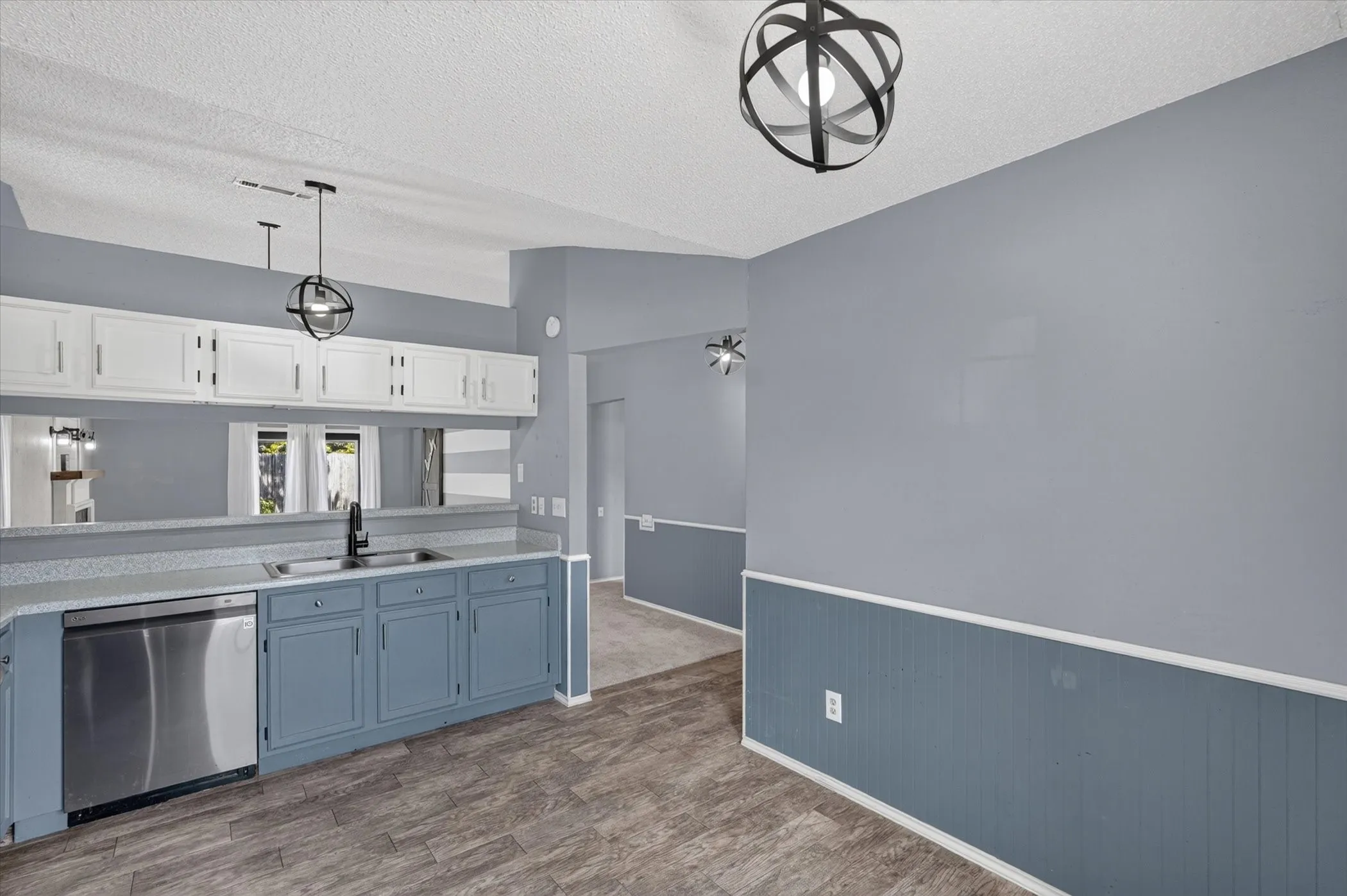 Single Family Residence For Sale in Dallas County , 1809 Smokey Mountain Trail, Mesquite, Texas 75149, 3 Bedroom, 2 Bathroom, 2 Garage spaces, 1,429 Sqft, built in 1985, mls#21358400, Real Estate Agent in Mesquite, Homes For Sale in Dallas county, Homes For Sale in Mesquite, Realtor in Mesquite Texas, Real Estate Brokerage Independent Realty Texas, Luminita Cordes Realtor