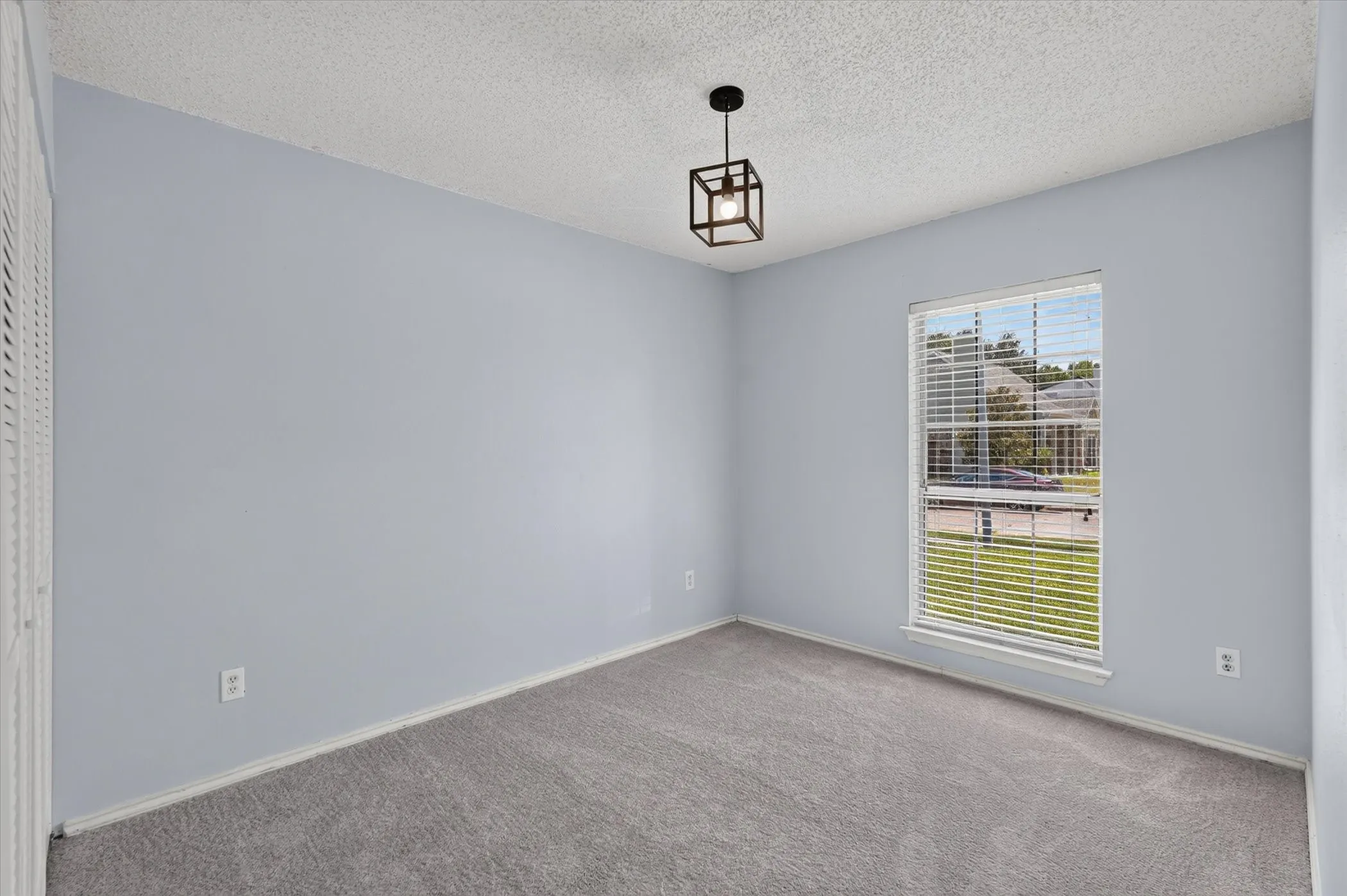 Single Family Residence For Sale in Dallas County , 1809 Smokey Mountain Trail, Mesquite, Texas 75149, 3 Bedroom, 2 Bathroom, 2 Garage spaces, 1,429 Sqft, built in 1985, mls#21358400, Real Estate Agent in Mesquite, Homes For Sale in Dallas county, Homes For Sale in Mesquite, Realtor in Mesquite Texas, Real Estate Brokerage Independent Realty Texas, Luminita Cordes Realtor