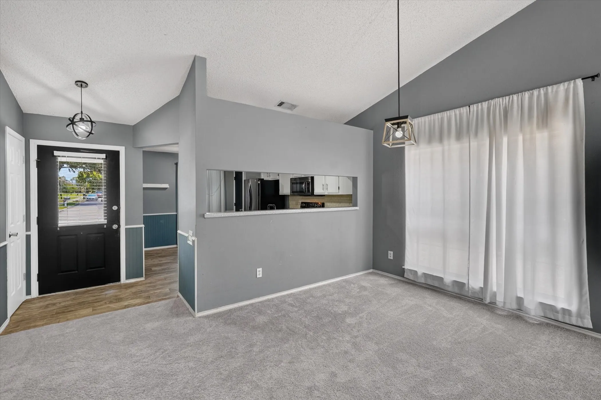 Single Family Residence For Sale in Dallas County , 1809 Smokey Mountain Trail, Mesquite, Texas 75149, 3 Bedroom, 2 Bathroom, 2 Garage spaces, 1,429 Sqft, built in 1985, mls#21358400, Real Estate Agent in Mesquite, Homes For Sale in Dallas county, Homes For Sale in Mesquite, Realtor in Mesquite Texas, Real Estate Brokerage Independent Realty Texas, Luminita Cordes Realtor