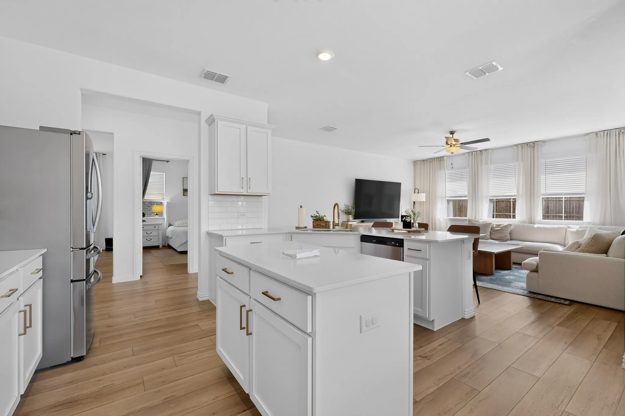 Single Family Residence For Rent in Collin County , 5341 Timber Point Drive, Princeton, Texas 75407, 4 Bedroom, 2 Bathroom, 2 Garage spaces, 1,994 Sqft, built in 2022, mls#21358205, Real Estate Agent in Princeton, Homes For Rent in Collin county, Homes For Rent in Princeton, Realtor in Princeton Texas, Real Estate Brokerage Independent Realty Texas, Luminita Cordes Realtor