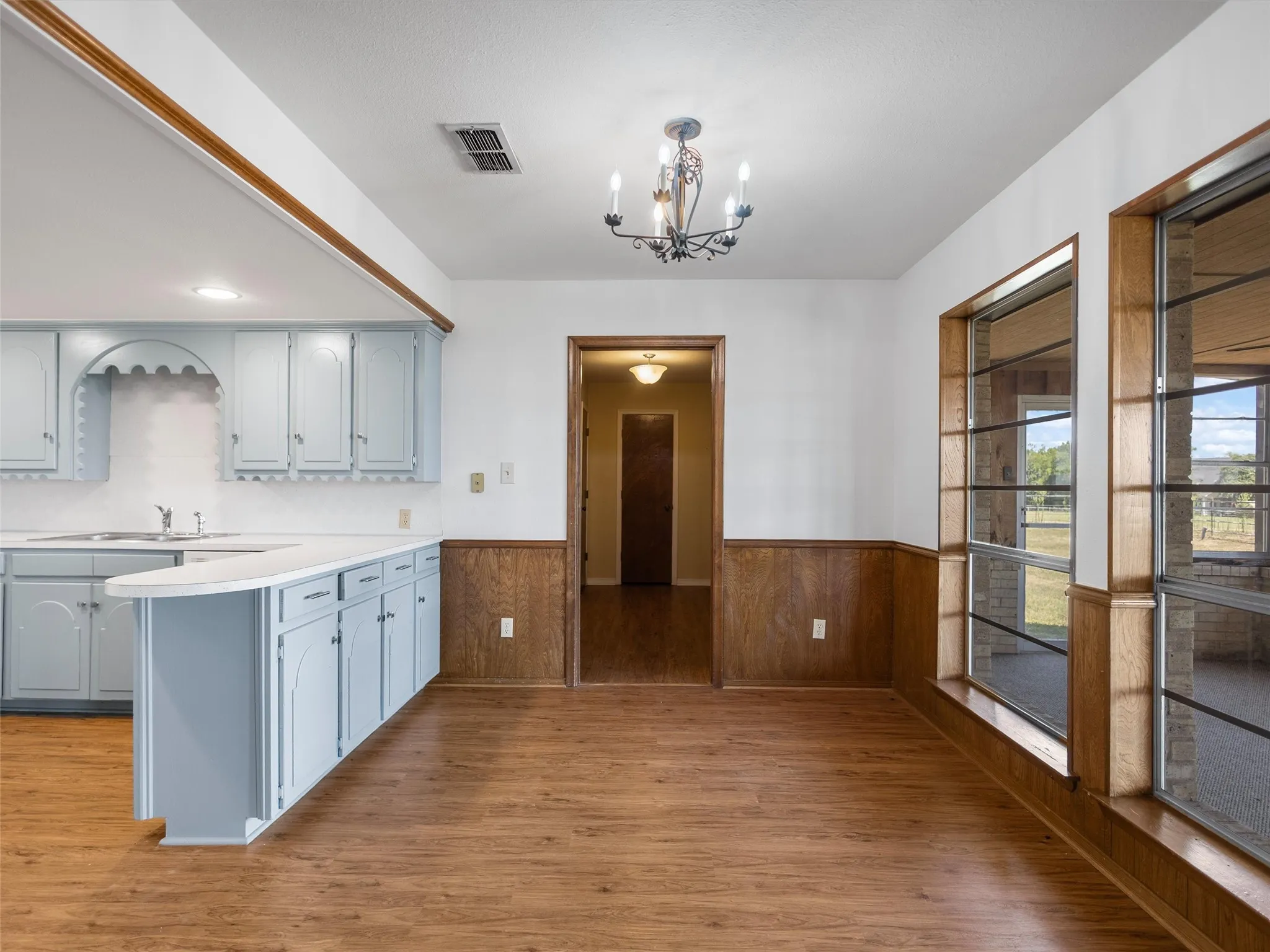 Single Family Residence For Sale in Upshur County , 2825 FM 1002, Big Sandy, Texas 75755, 3 Bedroom, 2 Bathroom, 2 Garage spaces, 2,222 Sqft, built in 1975, Price $299,900, mls#21358607, Real Estate Agent in Big Sandy, Homes For Sale in Upshur county, Homes For Sale in Big Sandy, Realtor in Big Sandy Texas, Real Estate Brokerage Independent Realty Texas, Luminita Cordes Realtor