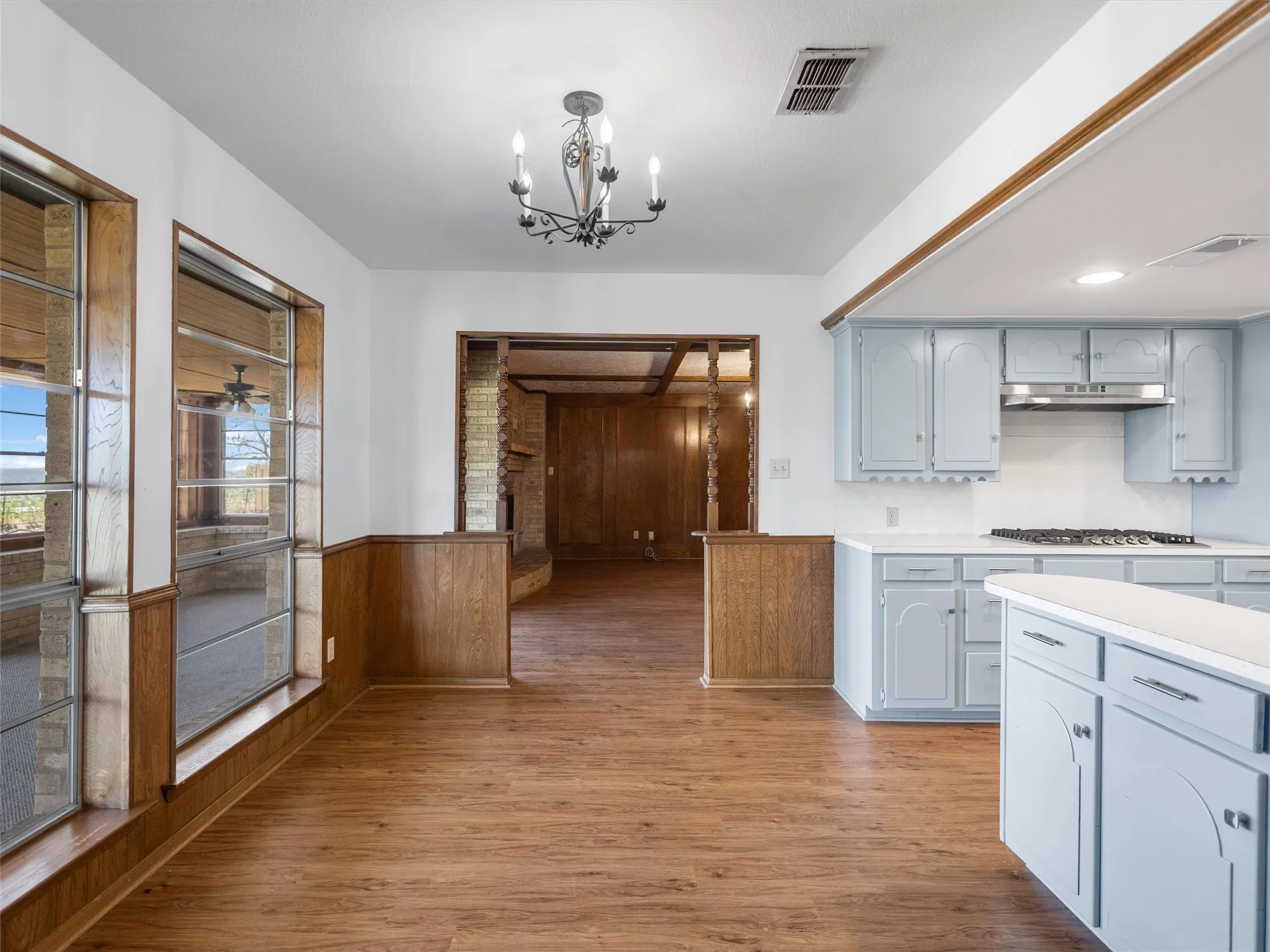 Single Family Residence For Sale in Upshur County , 2825 FM 1002, Big Sandy, Texas 75755, 3 Bedroom, 2 Bathroom, 2 Garage spaces, 2,222 Sqft, built in 1975, Price $299,900, mls#21358607, Real Estate Agent in Big Sandy, Homes For Sale in Upshur county, Homes For Sale in Big Sandy, Realtor in Big Sandy Texas, Real Estate Brokerage Independent Realty Texas, Luminita Cordes Realtor