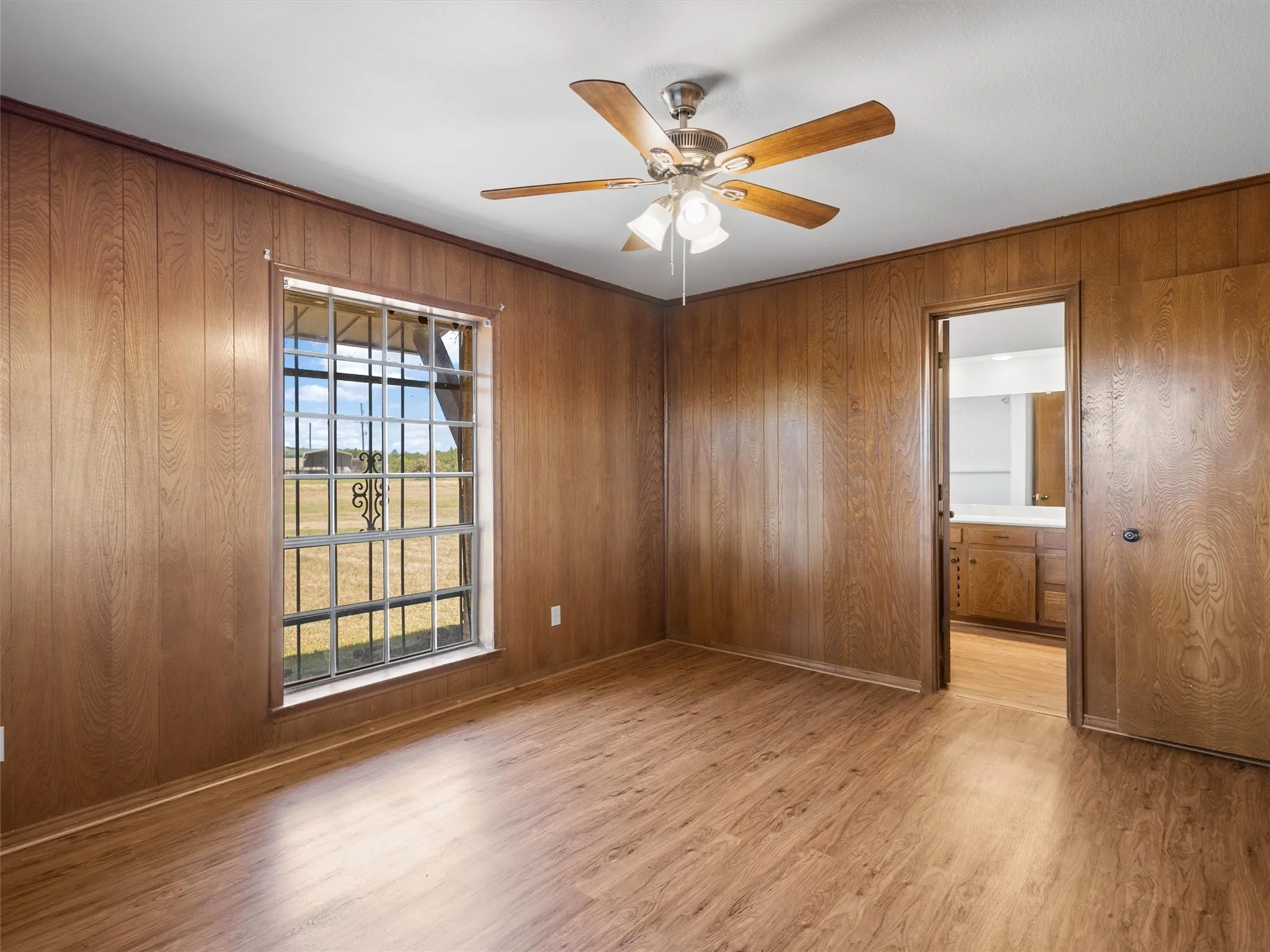Single Family Residence For Sale in Upshur County , 2825 FM 1002, Big Sandy, Texas 75755, 3 Bedroom, 2 Bathroom, 2 Garage spaces, 2,222 Sqft, built in 1975, Price $299,900, mls#21358607, Real Estate Agent in Big Sandy, Homes For Sale in Upshur county, Homes For Sale in Big Sandy, Realtor in Big Sandy Texas, Real Estate Brokerage Independent Realty Texas, Luminita Cordes Realtor