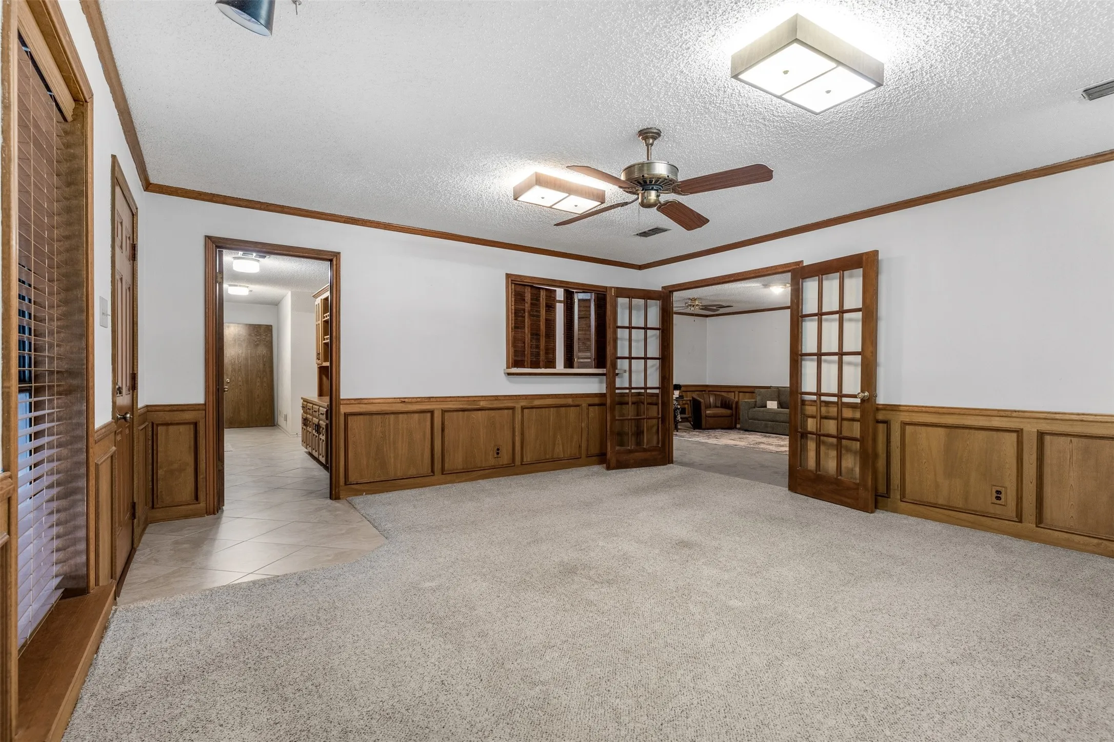 Single Family Residence For Sale in Grayson County , 1814 Sandra Drive, Sherman, Texas 75092, 4 Bedroom, 3 Bathroom, 2 Garage spaces, 3,001 Sqft, built in 1979, mls#21358158, Real Estate Agent in Sherman, Homes For Sale in Grayson county, Homes For Sale in Sherman, Realtor in Sherman Texas, Real Estate Brokerage Independent Realty Texas, Luminita Cordes Realtor