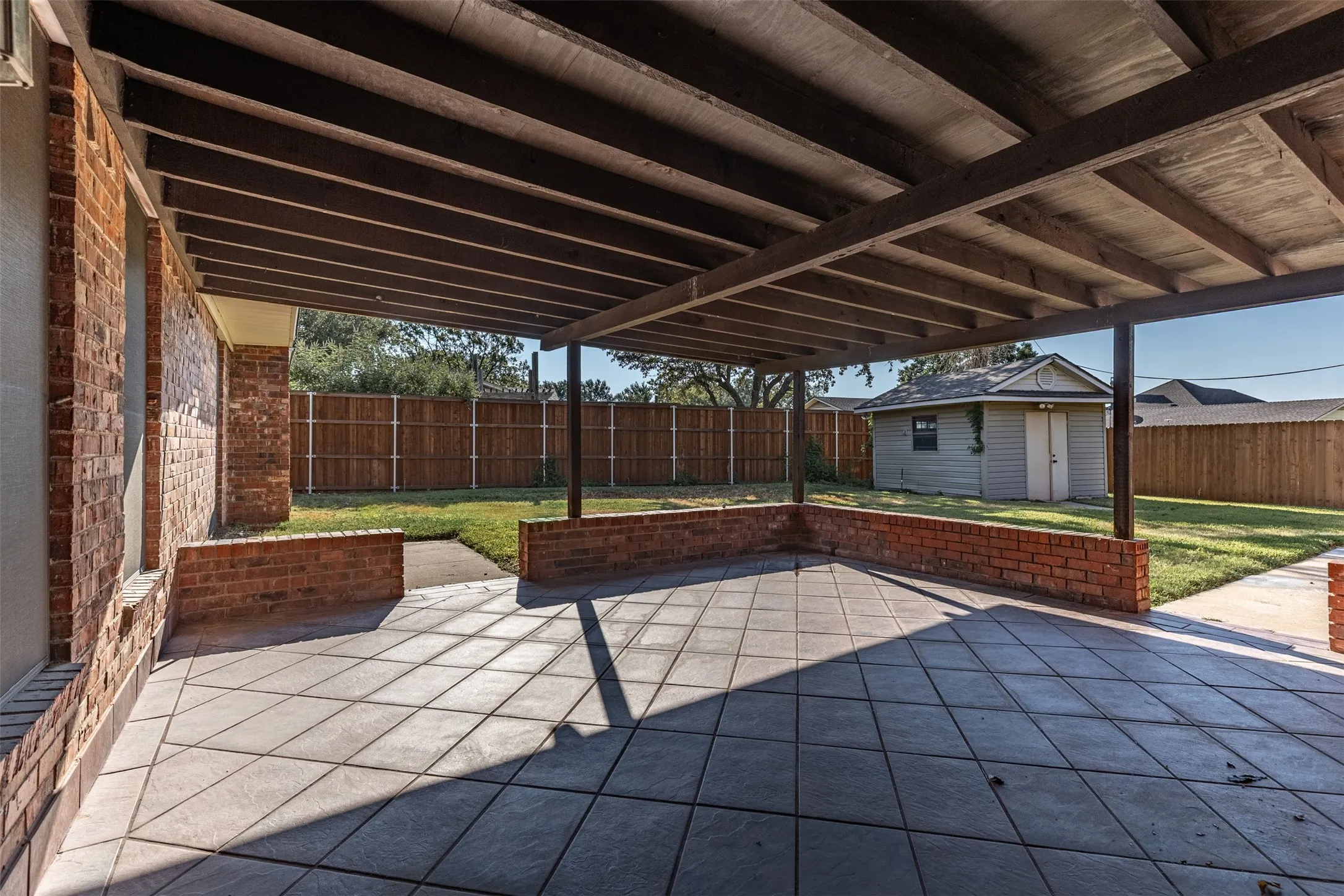 Single Family Residence For Sale in Grayson County , 1814 Sandra Drive, Sherman, Texas 75092, 4 Bedroom, 3 Bathroom, 2 Garage spaces, 3,001 Sqft, built in 1979, mls#21358158, Real Estate Agent in Sherman, Homes For Sale in Grayson county, Homes For Sale in Sherman, Realtor in Sherman Texas, Real Estate Brokerage Independent Realty Texas, Luminita Cordes Realtor