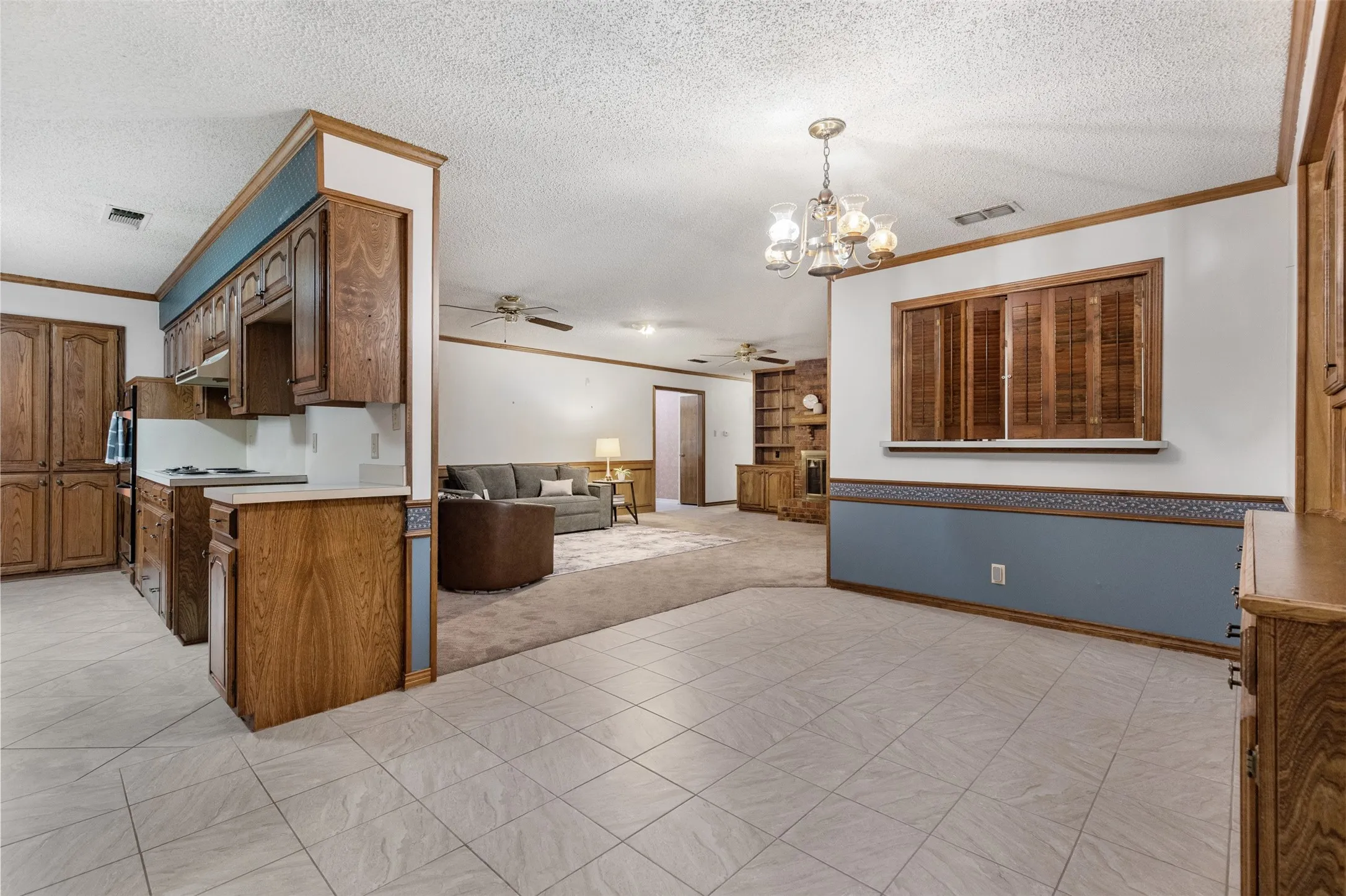 Single Family Residence For Sale in Grayson County , 1814 Sandra Drive, Sherman, Texas 75092, 4 Bedroom, 3 Bathroom, 2 Garage spaces, 3,001 Sqft, built in 1979, mls#21358158, Real Estate Agent in Sherman, Homes For Sale in Grayson county, Homes For Sale in Sherman, Realtor in Sherman Texas, Real Estate Brokerage Independent Realty Texas, Luminita Cordes Realtor