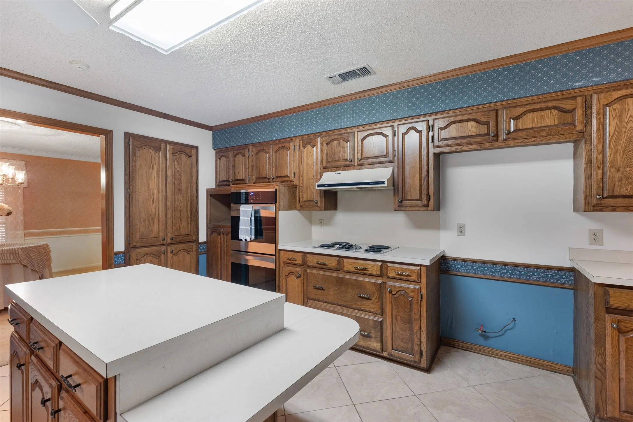 Single Family Residence For Sale in Grayson County , 1814 Sandra Drive, Sherman, Texas 75092, 4 Bedroom, 3 Bathroom, 2 Garage spaces, 3,001 Sqft, built in 1979, mls#21358158, Real Estate Agent in Sherman, Homes For Sale in Grayson county, Homes For Sale in Sherman, Realtor in Sherman Texas, Real Estate Brokerage Independent Realty Texas, Luminita Cordes Realtor