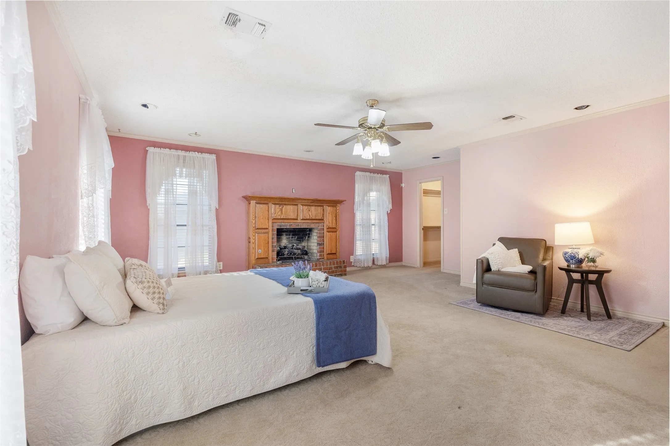 Single Family Residence For Sale in Grayson County , 1814 Sandra Drive, Sherman, Texas 75092, 4 Bedroom, 3 Bathroom, 2 Garage spaces, 3,001 Sqft, built in 1979, mls#21358158, Real Estate Agent in Sherman, Homes For Sale in Grayson county, Homes For Sale in Sherman, Realtor in Sherman Texas, Real Estate Brokerage Independent Realty Texas, Luminita Cordes Realtor