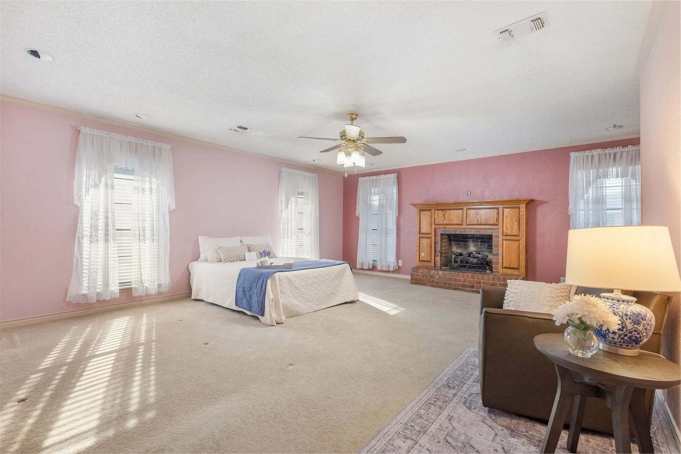 Single Family Residence For Sale in Grayson County , 1814 Sandra Drive, Sherman, Texas 75092, 4 Bedroom, 3 Bathroom, 2 Garage spaces, 3,001 Sqft, built in 1979, mls#21358158, Real Estate Agent in Sherman, Homes For Sale in Grayson county, Homes For Sale in Sherman, Realtor in Sherman Texas, Real Estate Brokerage Independent Realty Texas, Luminita Cordes Realtor