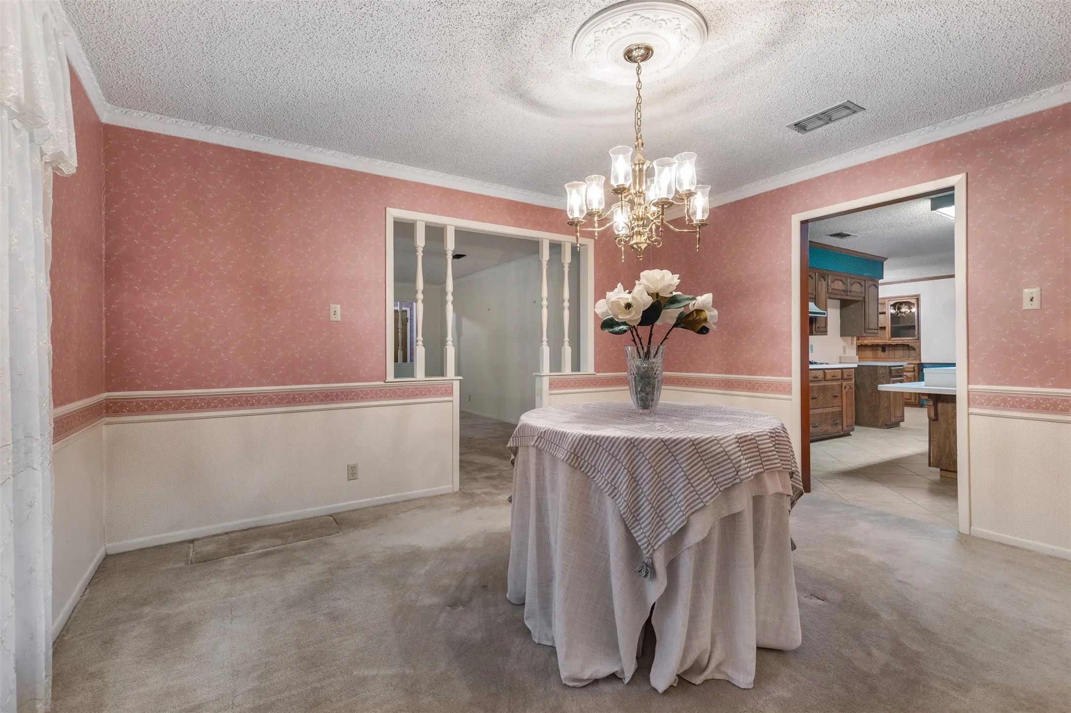 Single Family Residence For Sale in Grayson County , 1814 Sandra Drive, Sherman, Texas 75092, 4 Bedroom, 3 Bathroom, 2 Garage spaces, 3,001 Sqft, built in 1979, mls#21358158, Real Estate Agent in Sherman, Homes For Sale in Grayson county, Homes For Sale in Sherman, Realtor in Sherman Texas, Real Estate Brokerage Independent Realty Texas, Luminita Cordes Realtor