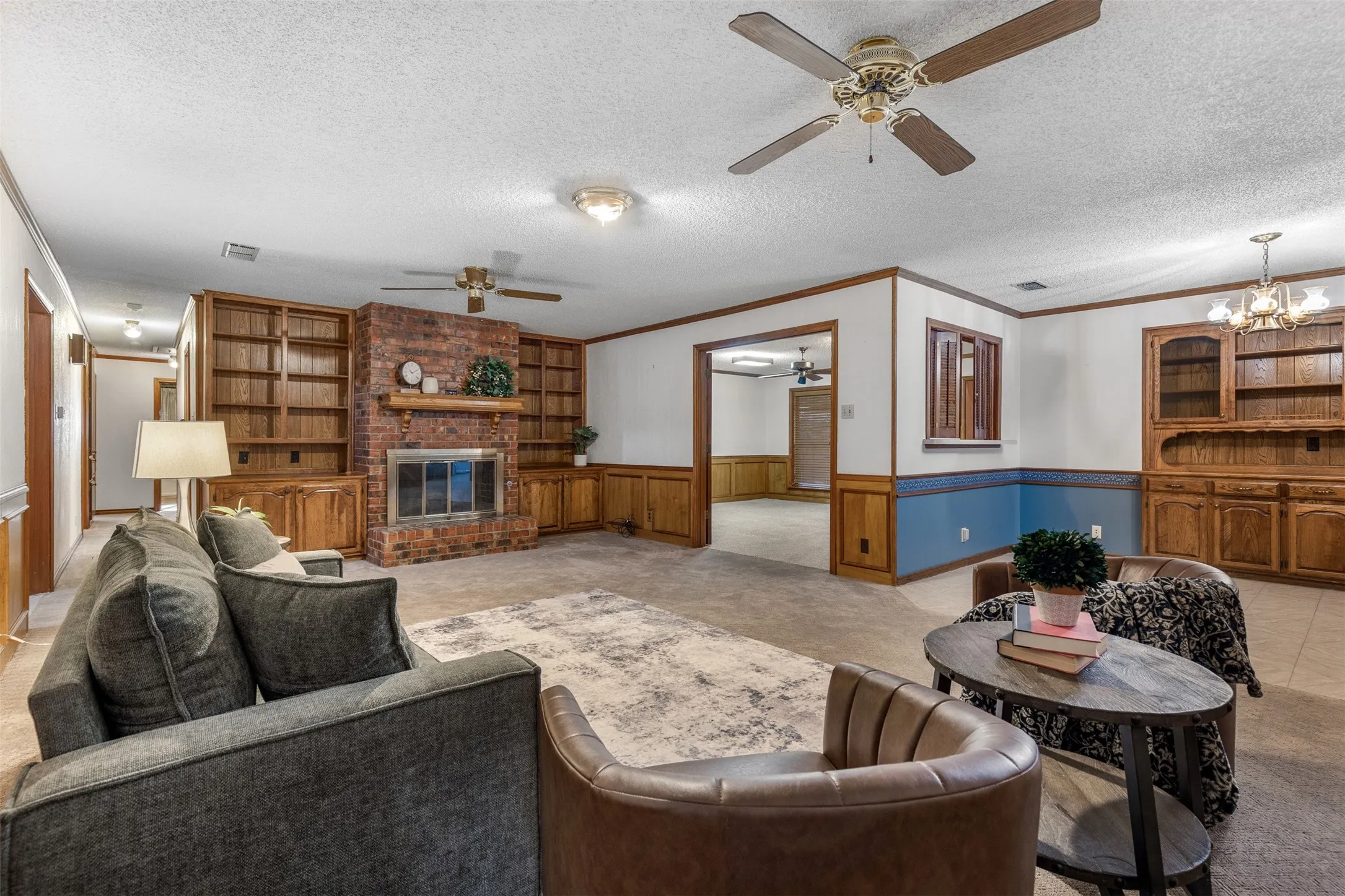 Single Family Residence For Sale in Grayson County , 1814 Sandra Drive, Sherman, Texas 75092, 4 Bedroom, 3 Bathroom, 2 Garage spaces, 3,001 Sqft, built in 1979, mls#21358158, Real Estate Agent in Sherman, Homes For Sale in Grayson county, Homes For Sale in Sherman, Realtor in Sherman Texas, Real Estate Brokerage Independent Realty Texas, Luminita Cordes Realtor