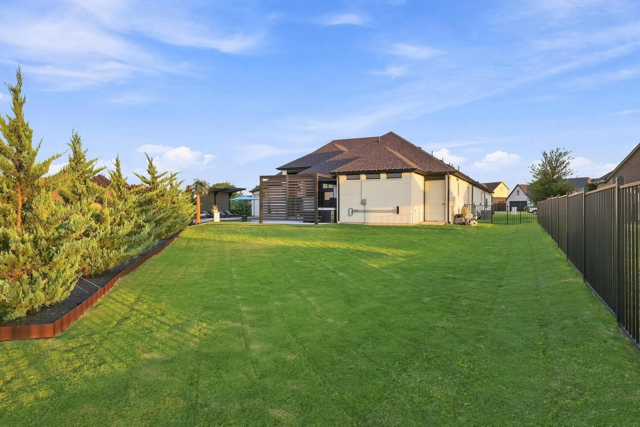 Single Family Residence For Sale in Grayson County , 1604 Covered Bridge Court, Gunter, Texas 75058, 4 Bedroom, 6 Bathroom, 3 Garage spaces, 3,864 Sqft, built in 2022, mls#21356663, Real Estate Agent in Gunter, Homes For Sale in Grayson county, Homes For Sale in Gunter, Realtor in Gunter Texas, Real Estate Brokerage Independent Realty Texas, Luminita Cordes Realtor