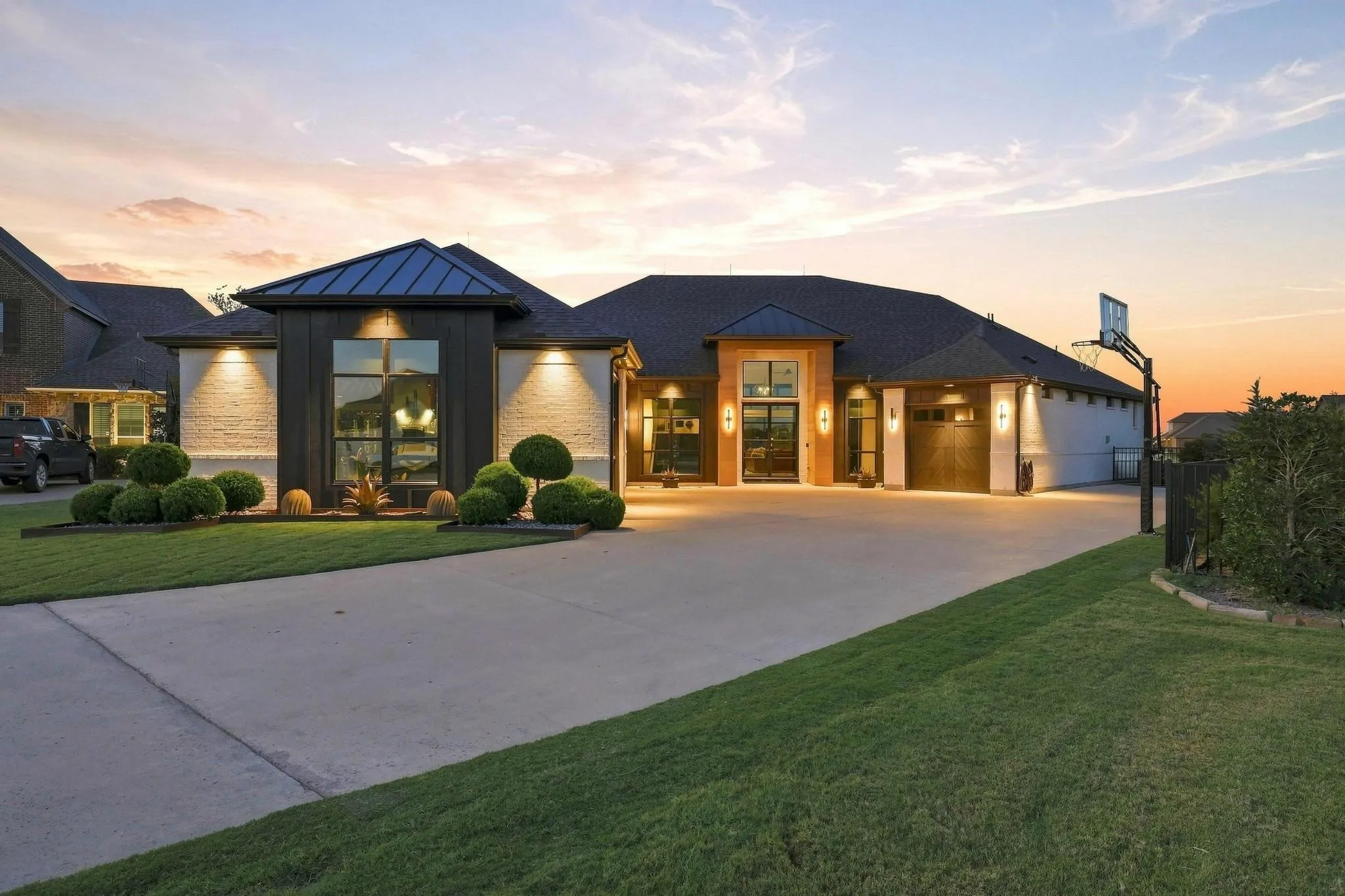 Single Family Residence For Sale in Grayson County , 1604 Covered Bridge Court, Gunter, Texas 75058, 4 Bedroom, 6 Bathroom, 3 Garage spaces, 3,864 Sqft, built in 2022, mls#21356663, Real Estate Agent in Gunter, Homes For Sale in Grayson county, Homes For Sale in Gunter, Realtor in Gunter Texas, Real Estate Brokerage Independent Realty Texas, Luminita Cordes Realtor