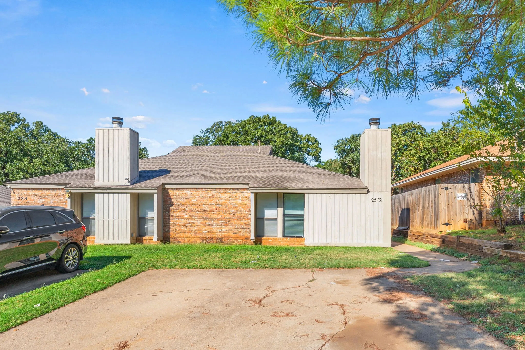 Duplex For Rent in Tarrant County , 2512 Windy Pine Lane, Arlington, Texas 76015, 3 Bedroom, 2 Bathroom, Garage spaces, 1,168 Sqft, built in 1981, mls#21333394, Real Estate Agent in Arlington, Homes For Rent in Tarrant county, Homes For Rent in Arlington, Realtor in Arlington Texas, Real Estate Brokerage Independent Realty Texas, Luminita Cordes Realtor