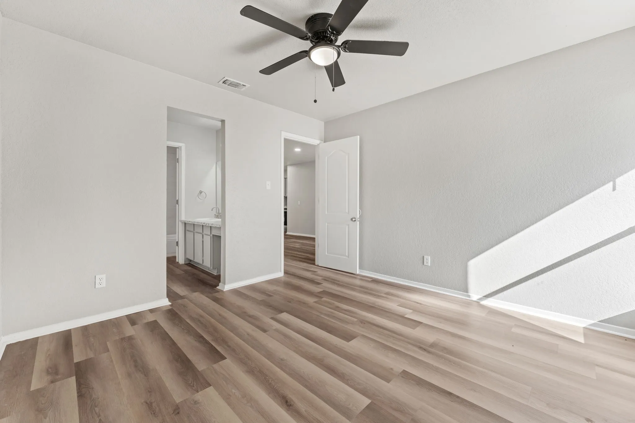 Duplex For Rent in Tarrant County , 2512 Windy Pine Lane, Arlington, Texas 76015, 3 Bedroom, 2 Bathroom, Garage spaces, 1,168 Sqft, built in 1981, mls#21333394, Real Estate Agent in Arlington, Homes For Rent in Tarrant county, Homes For Rent in Arlington, Realtor in Arlington Texas, Real Estate Brokerage Independent Realty Texas, Luminita Cordes Realtor
