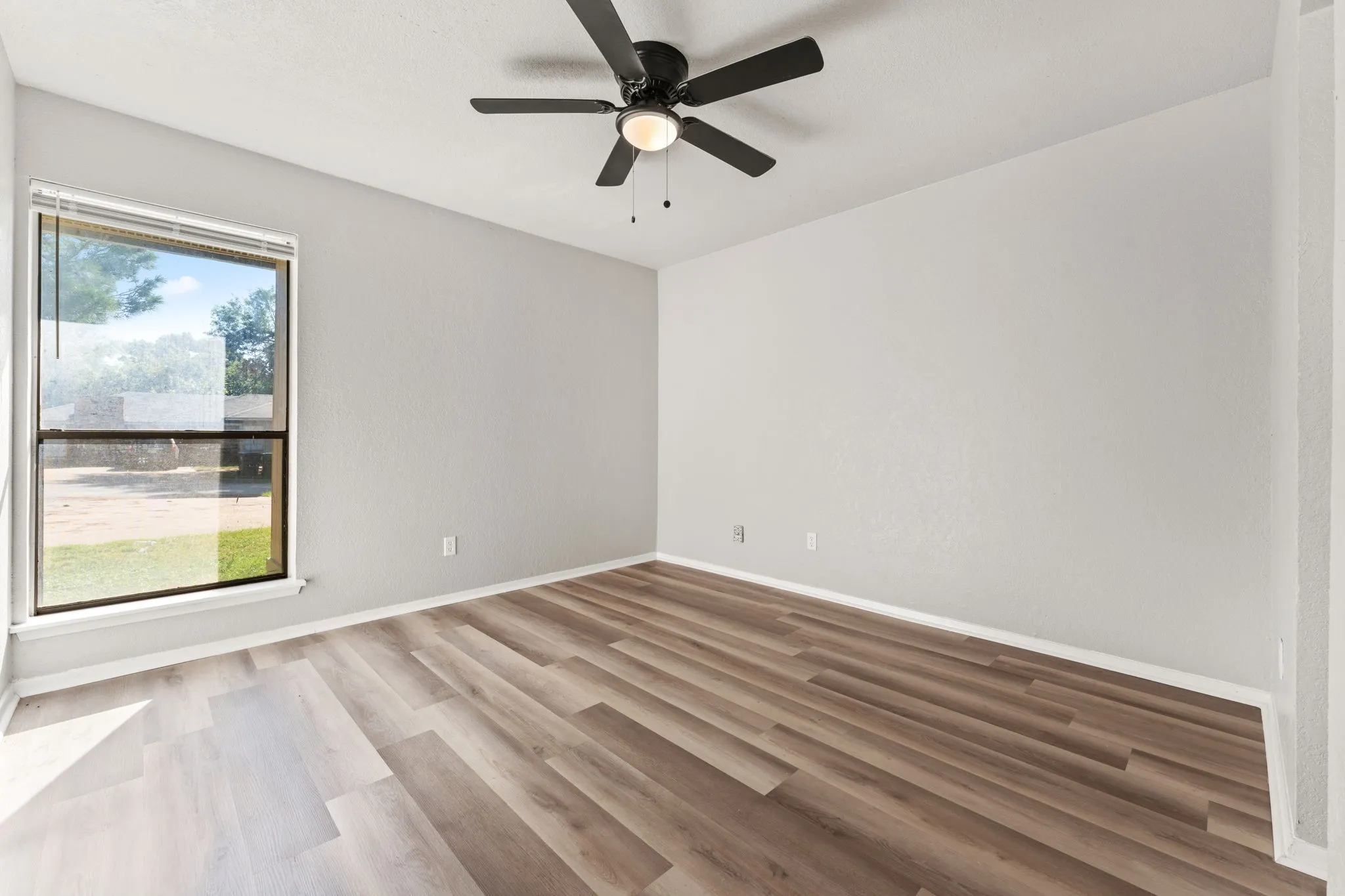 Duplex For Rent in Tarrant County , 2512 Windy Pine Lane, Arlington, Texas 76015, 3 Bedroom, 2 Bathroom, Garage spaces, 1,168 Sqft, built in 1981, mls#21333394, Real Estate Agent in Arlington, Homes For Rent in Tarrant county, Homes For Rent in Arlington, Realtor in Arlington Texas, Real Estate Brokerage Independent Realty Texas, Luminita Cordes Realtor