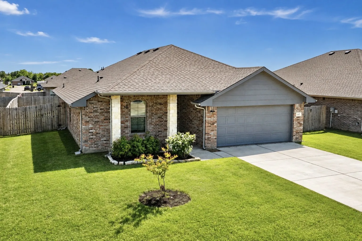 Single Family Residence For Rent in Henderson County , 117 Willowbend Loop, Mabank, Texas 75147, 4 Bedroom, 2 Bathroom, 2 Garage spaces, 1,705 Sqft, built in 2021, mls#21357091, Real Estate Agent in Mabank, Homes For Rent in Henderson county, Homes For Rent in Mabank, Realtor in Mabank Texas, Real Estate Brokerage Independent Realty Texas, Luminita Cordes Realtor