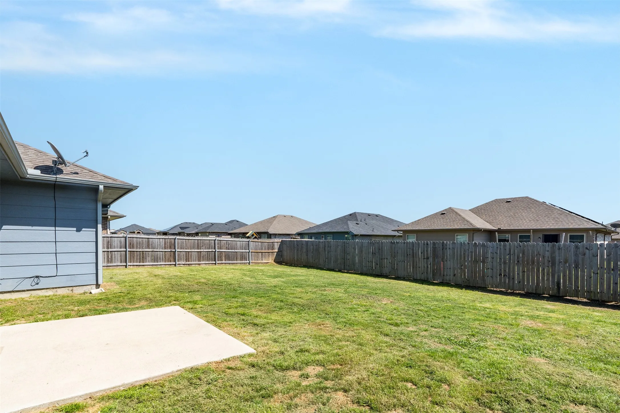 Single Family Residence For Rent in Henderson County , 117 Willowbend Loop, Mabank, Texas 75147, 4 Bedroom, 2 Bathroom, 2 Garage spaces, 1,705 Sqft, built in 2021, mls#21357091, Real Estate Agent in Mabank, Homes For Rent in Henderson county, Homes For Rent in Mabank, Realtor in Mabank Texas, Real Estate Brokerage Independent Realty Texas, Luminita Cordes Realtor